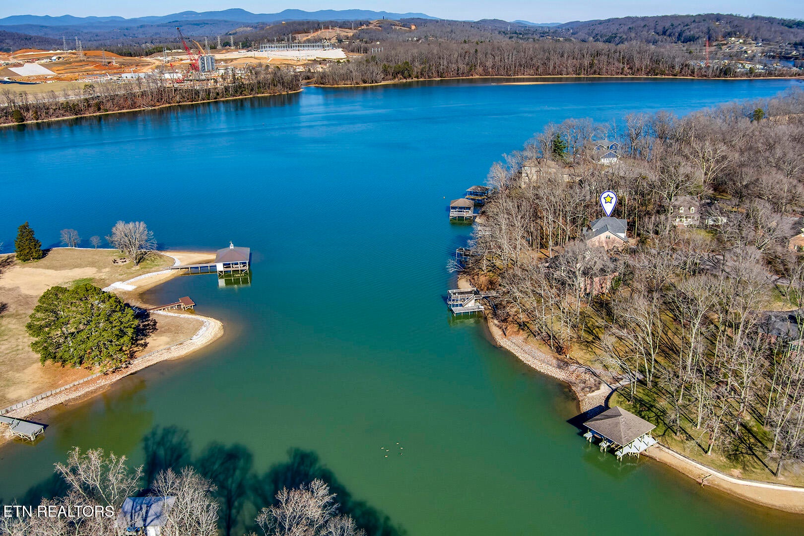 Kingston, Tennessee, 37763, United States, 4 Bedrooms Bedrooms, ,4 BathroomsBathrooms,Residential,For Sale,2011823