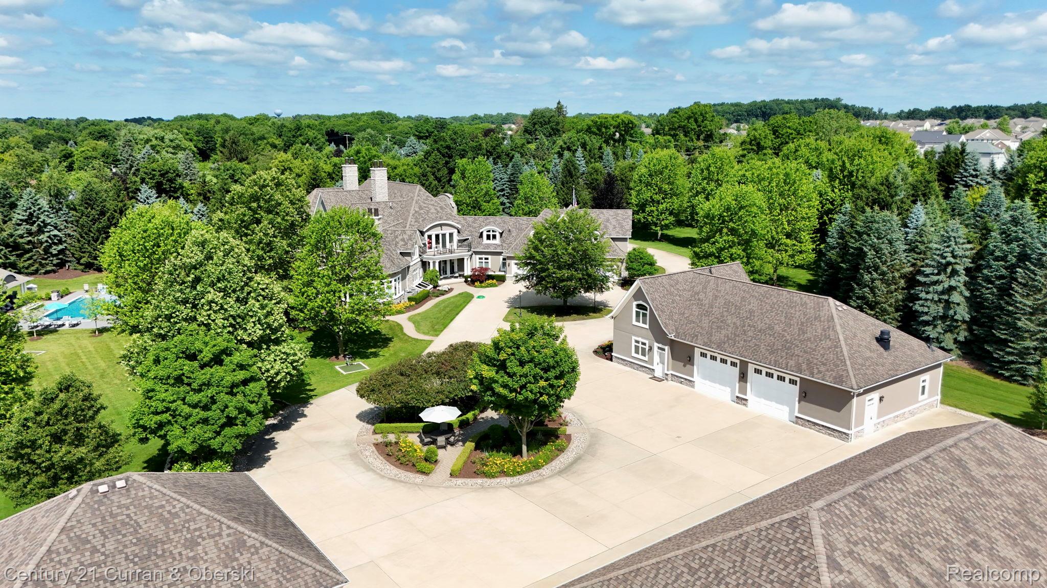 South Lyon, Michigan, 48178, United States, 6 Bedrooms Bedrooms, ,8 BathroomsBathrooms,Residential,For Sale,1914337