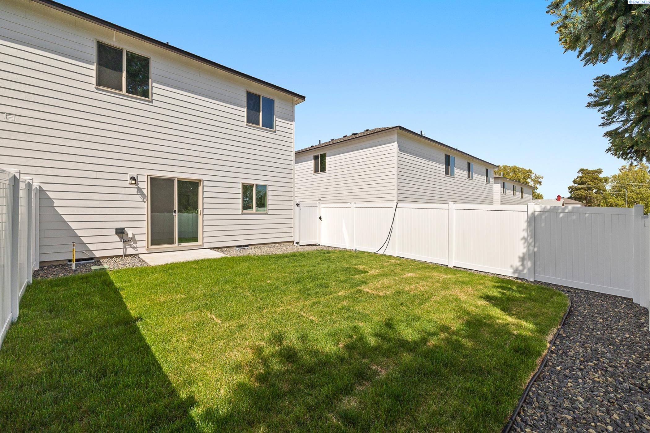 Kennewick, Washington, 99337, United States, 6 Bedrooms Bedrooms, ,Residential,For Sale,1941578
