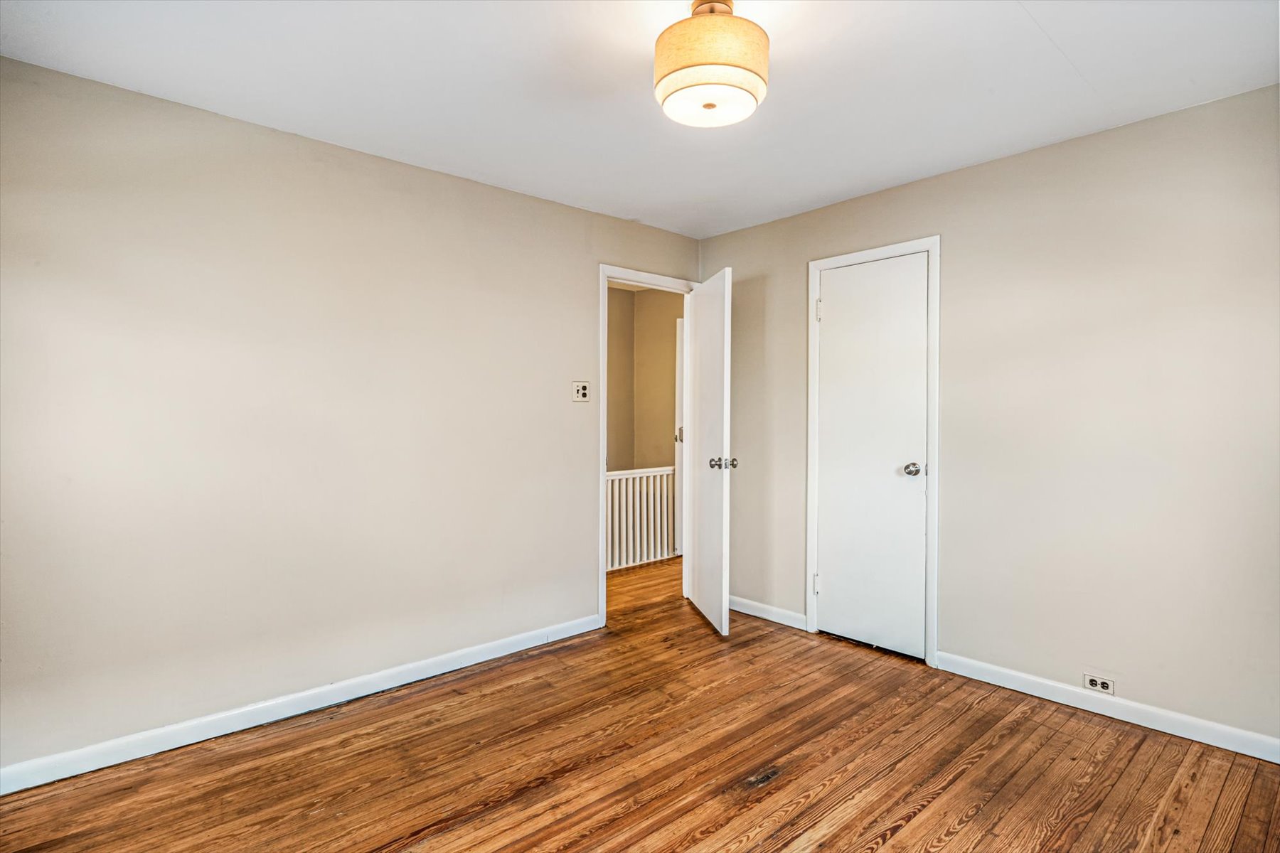  90-43 70th Drive, Forest Hills, NY, 11375 - 物件實景
