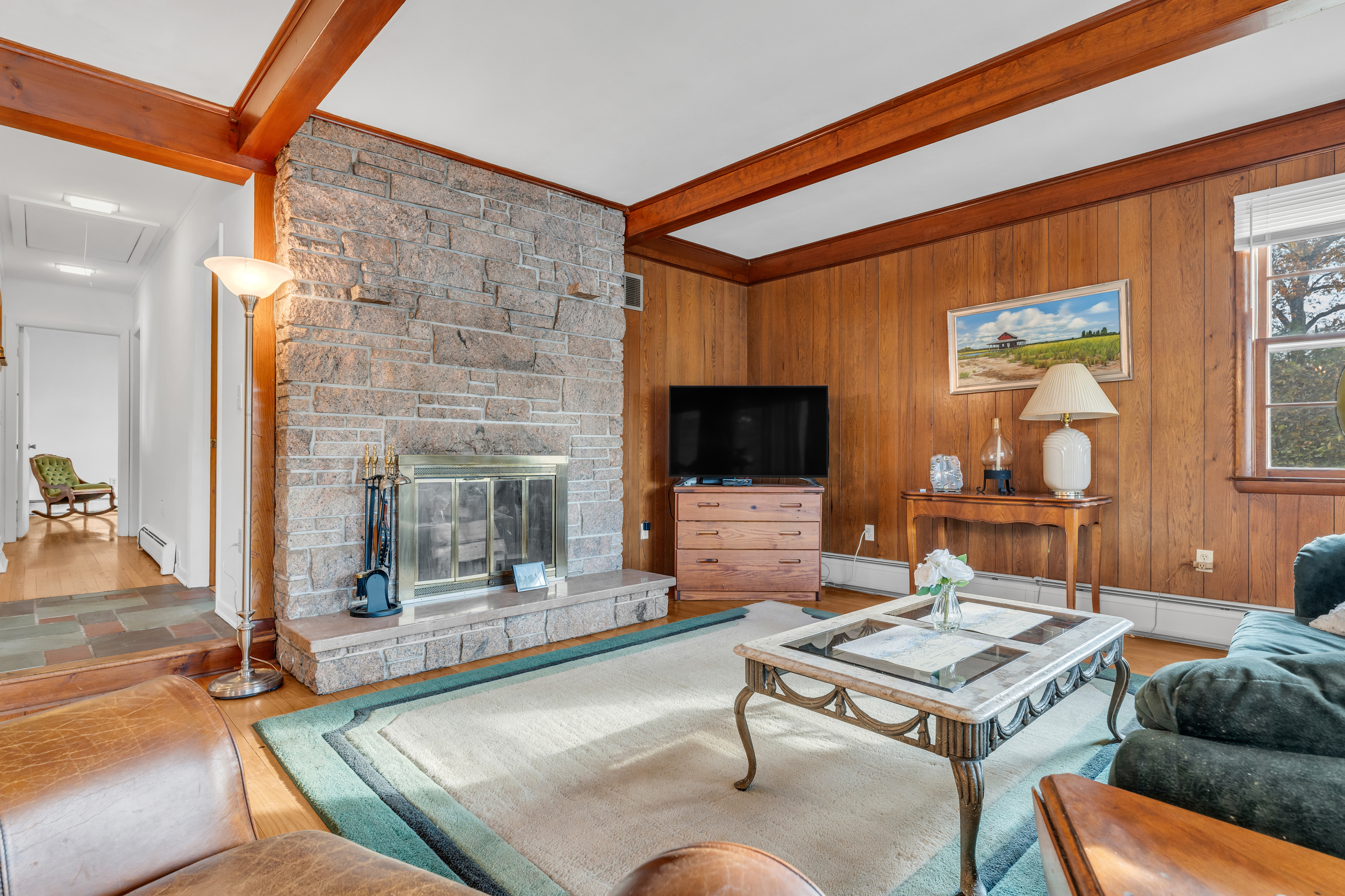 Guilford, Connecticut, 06437, United States, 3 Bedrooms Bedrooms, ,2 BathroomsBathrooms,Residential,For Sale,1994597