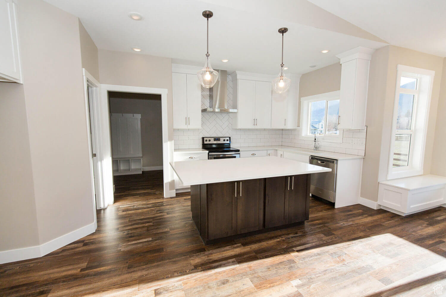 North Logan, Utah, 84321, United States, 3 Bedrooms Bedrooms, ,2 BathroomsBathrooms,Residential,For Sale,1976066