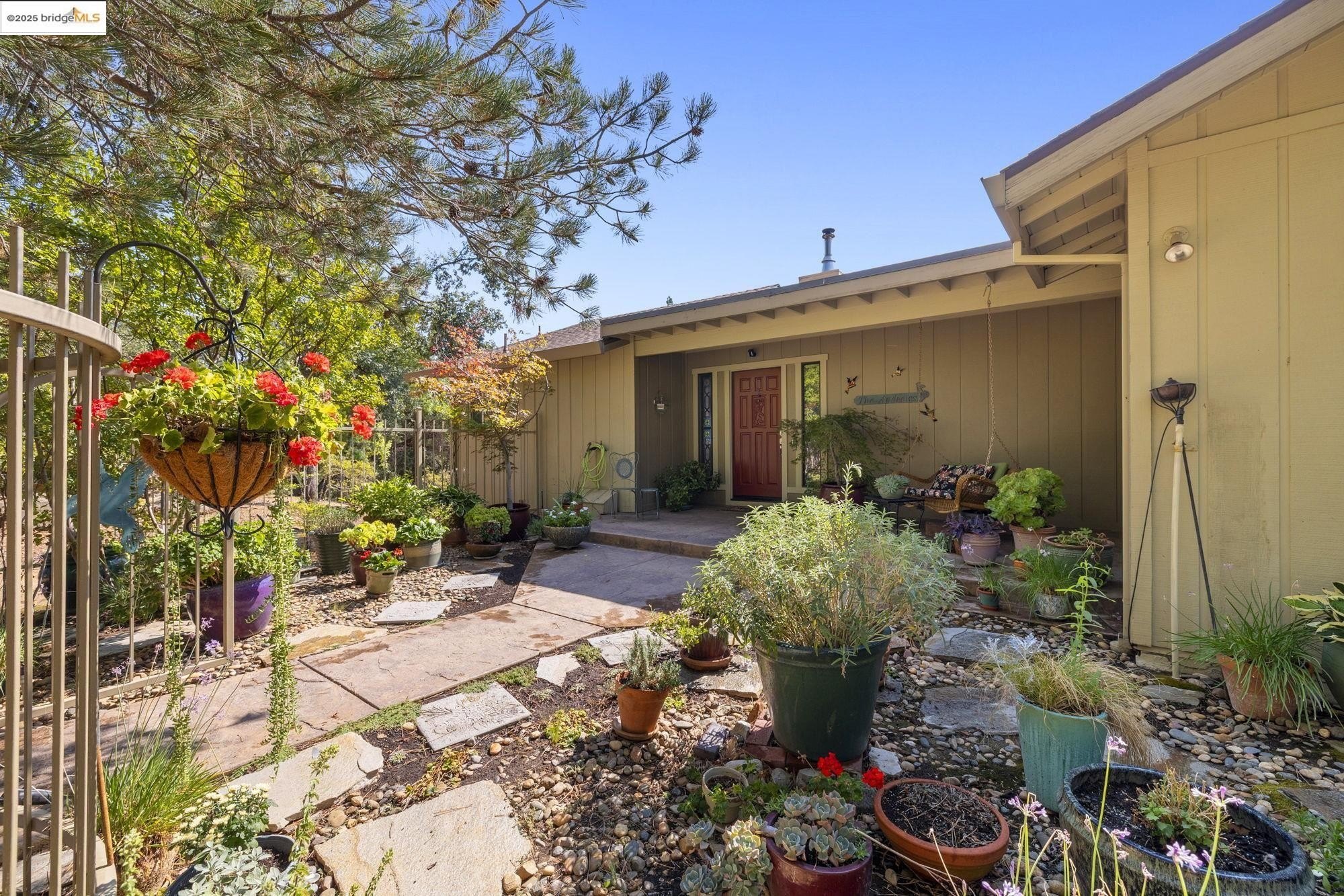 Columbia, California, 95310, United States, 3 Bedrooms Bedrooms, ,2 BathroomsBathrooms,Residential,For Sale,1705256