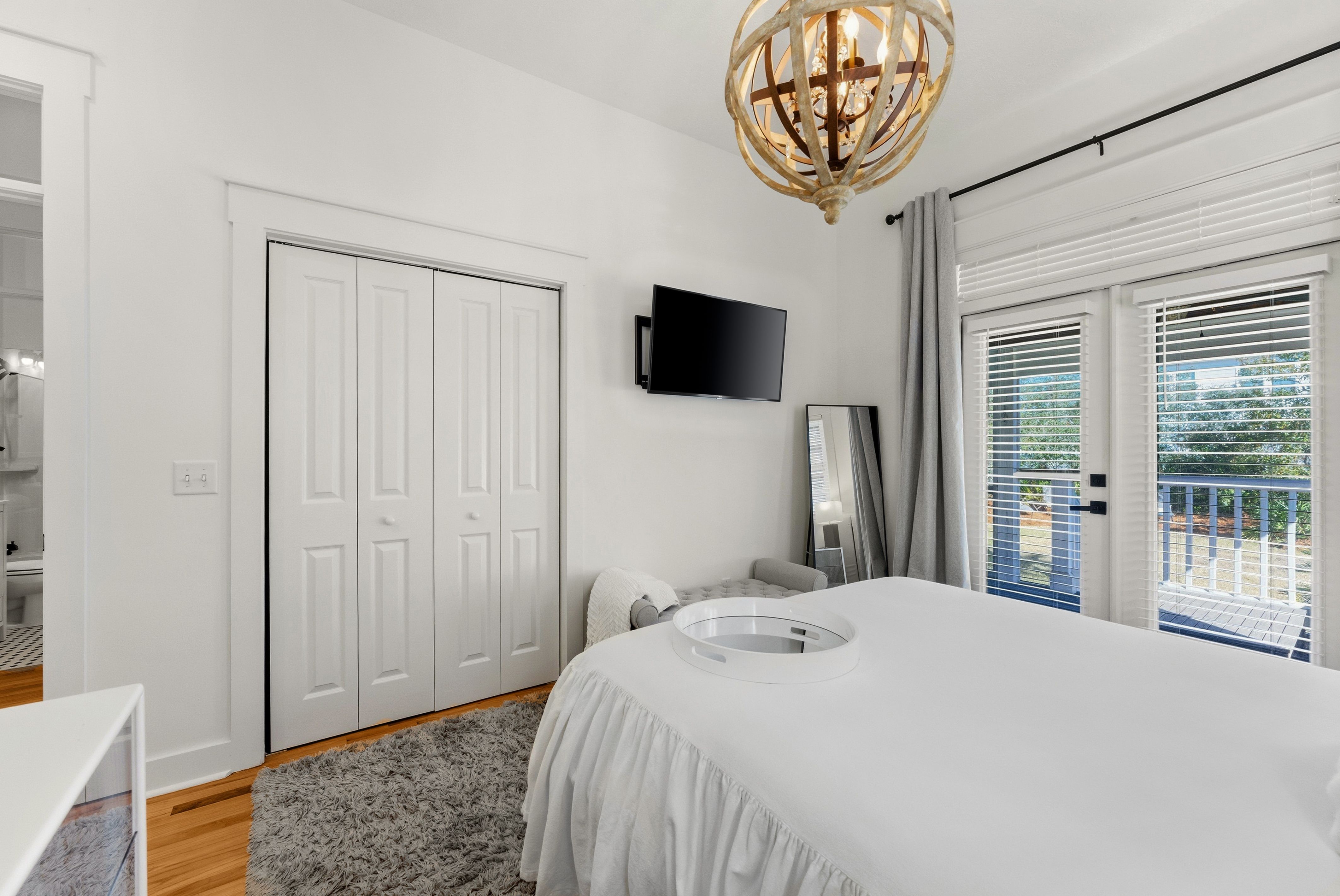  Single Story Home Located on Private Street with Deeded Beach Access - 物件實景