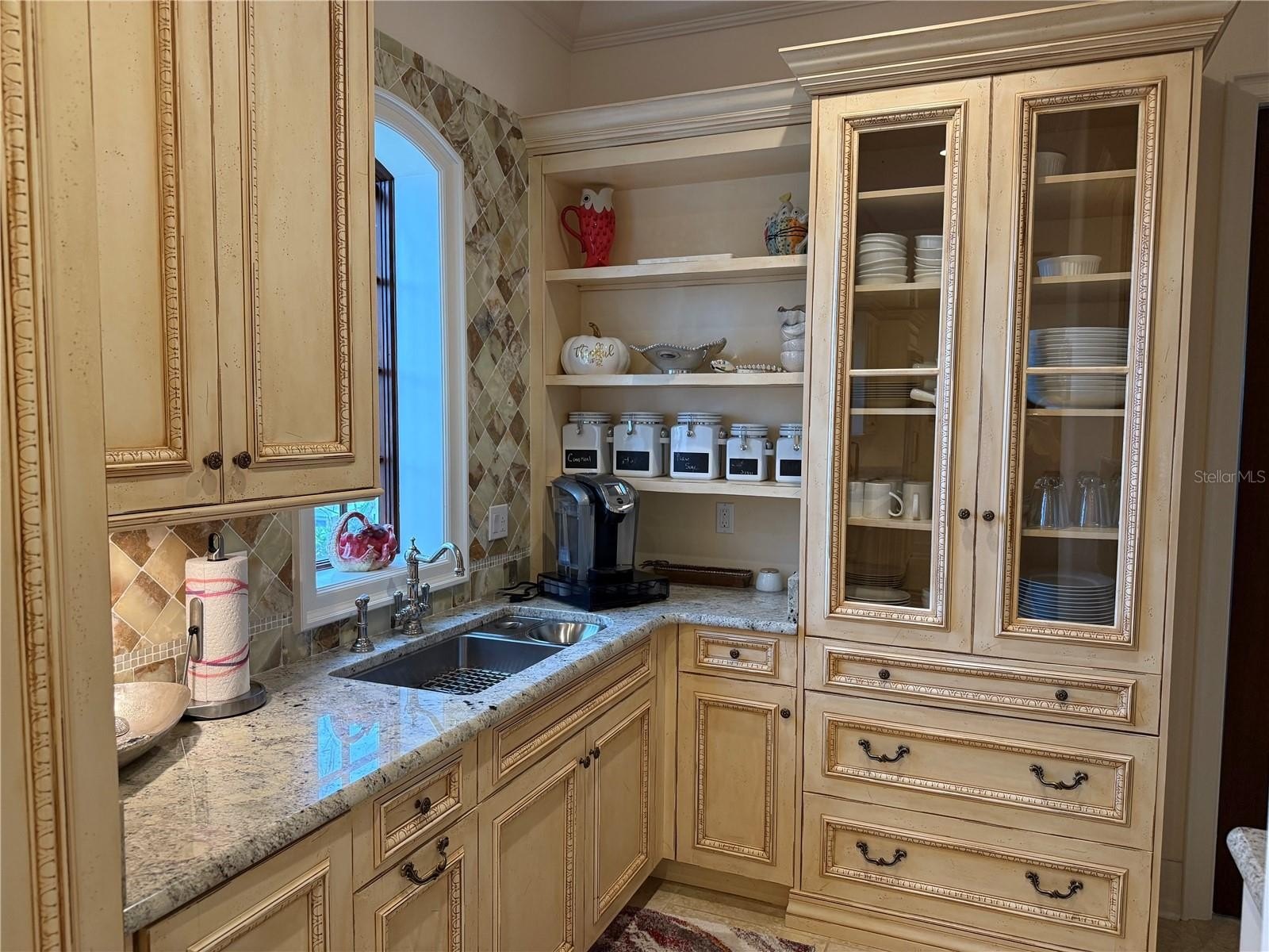 CLEARWATER BEACH, Florida, 33767, United States, 5 Bedrooms Bedrooms, ,6 BathroomsBathrooms,Residential,For Sale,1977061