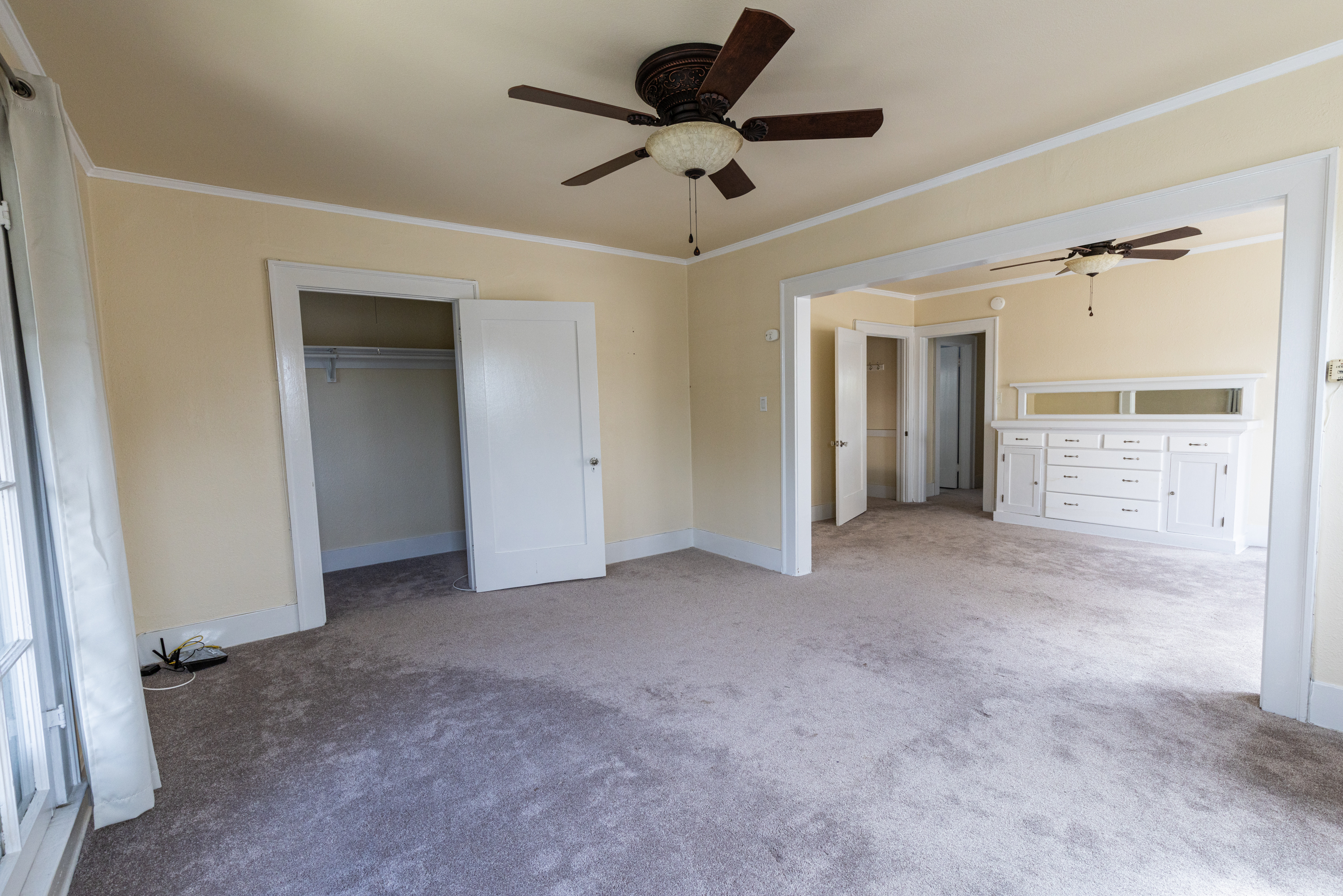 Los Angeles, California, 90019, United States, 8 Bedrooms Bedrooms, ,4 BathroomsBathrooms,Residential,For Sale,1974738