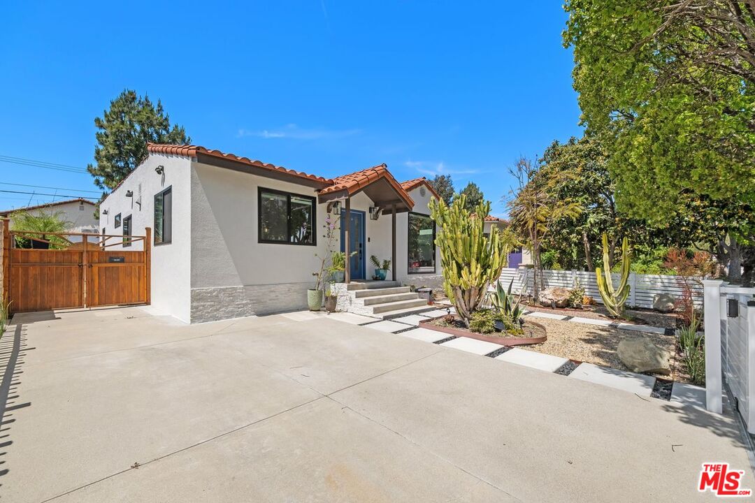 Culver City, California, 90232, United States, 3 Bedrooms Bedrooms, ,2 BathroomsBathrooms,Residential,For Sale,1911213