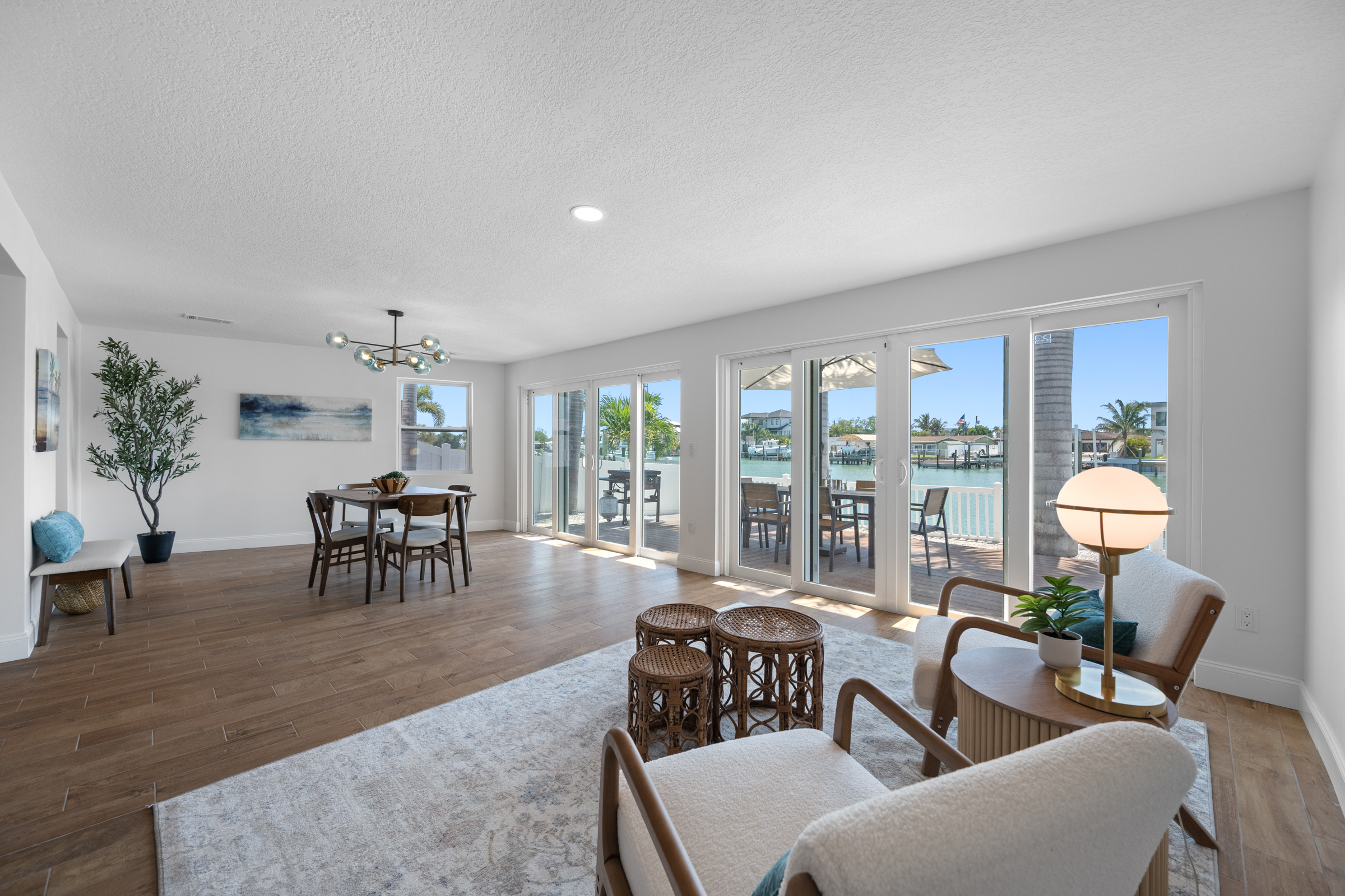 St Petersburg, Florida, 33707, United States, 3 Bedrooms Bedrooms, ,2 BathroomsBathrooms,Residential,For Sale,2034838