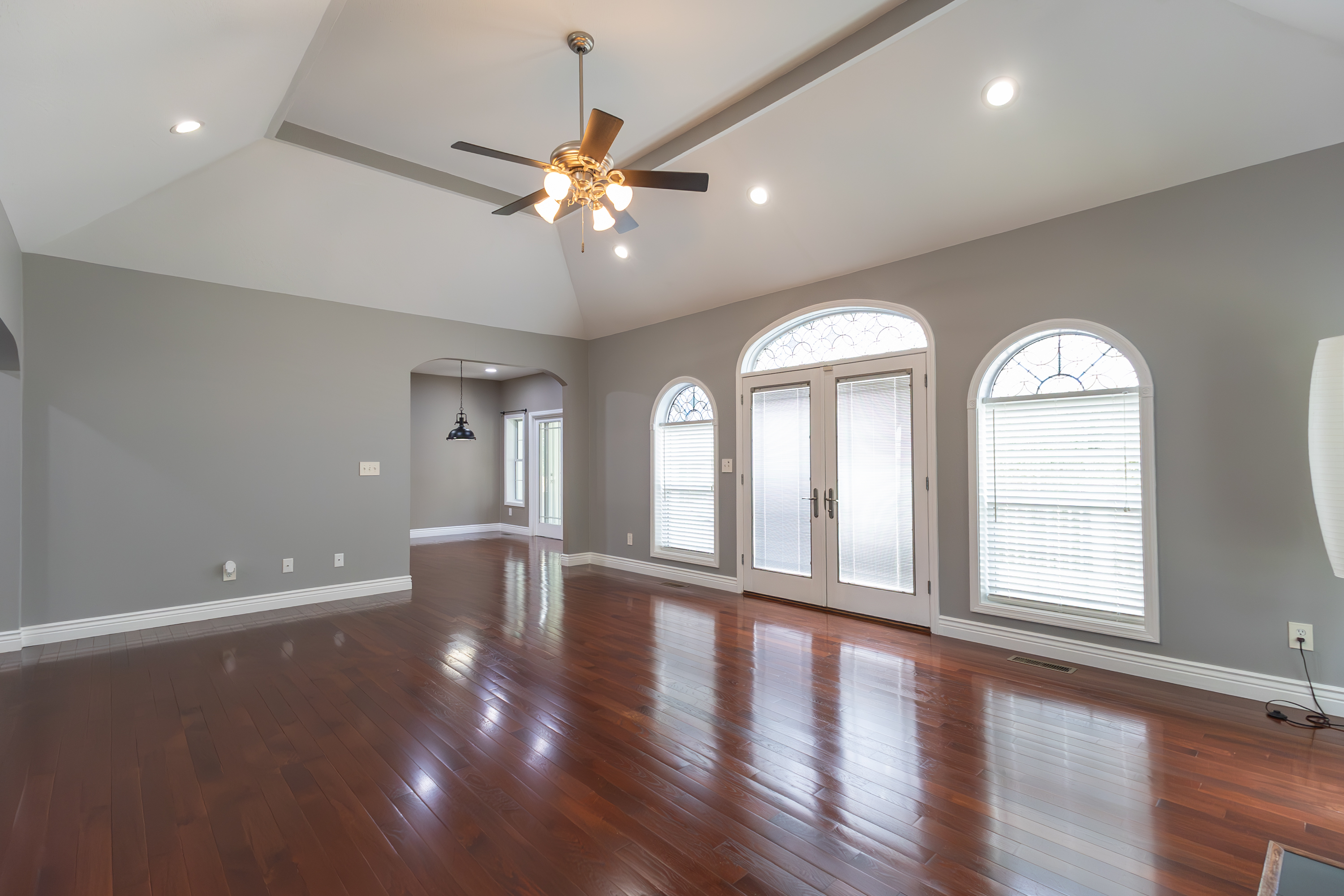 Moberly, Missouri, 65270, United States, 5 Bedrooms Bedrooms, ,Residential,For Sale,1928101