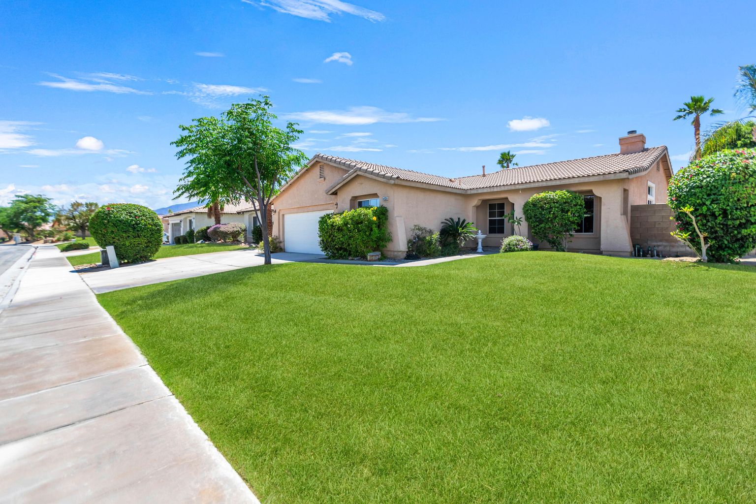 La Quinta, California, 92253, United States, 4 Bedrooms Bedrooms, ,2 BathroomsBathrooms,Residential,For Sale,1921262