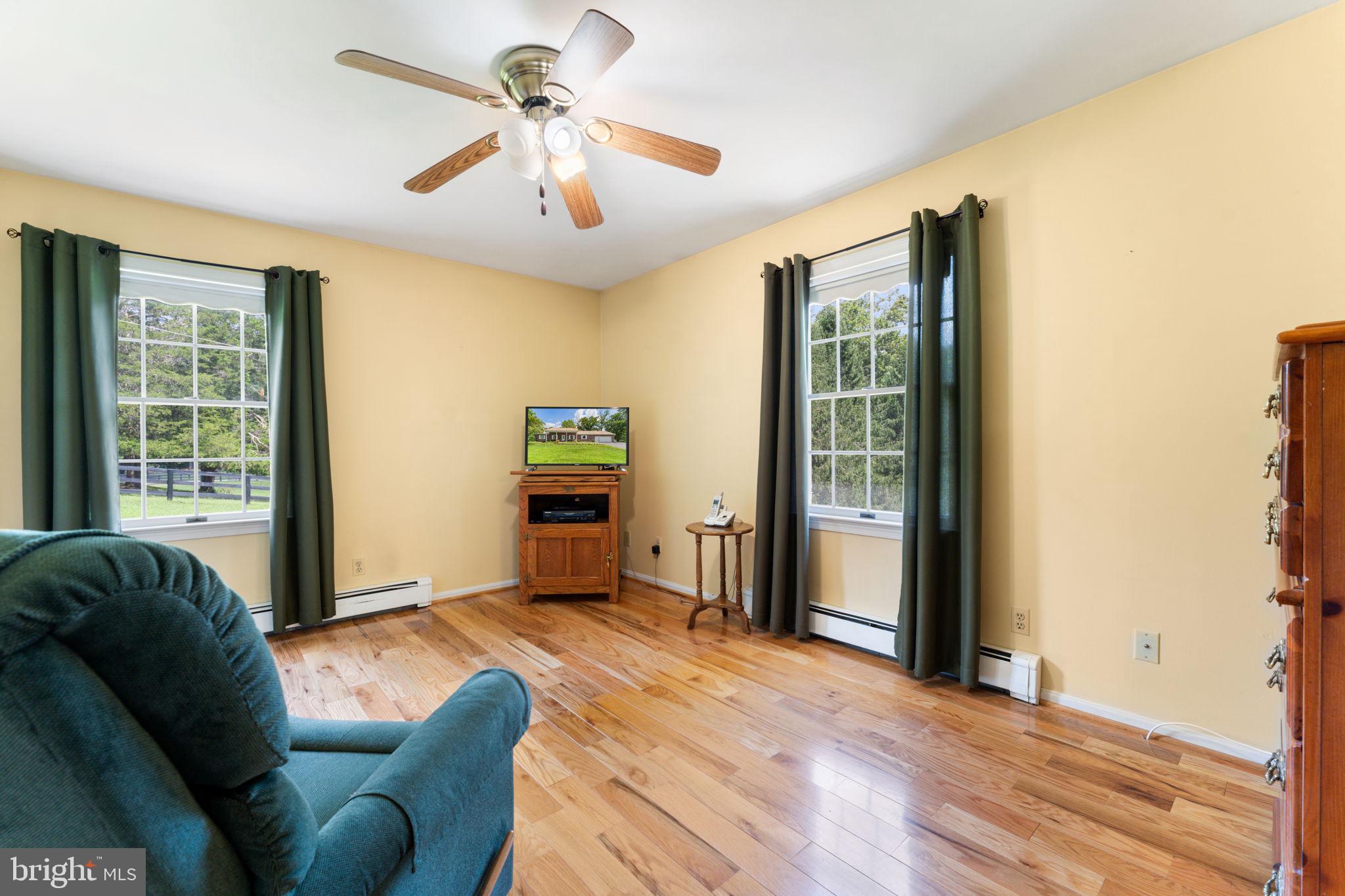Marshall, Virginia, 20115, United States, 3 Bedrooms Bedrooms, ,2 BathroomsBathrooms,Residential,For Sale,1937903