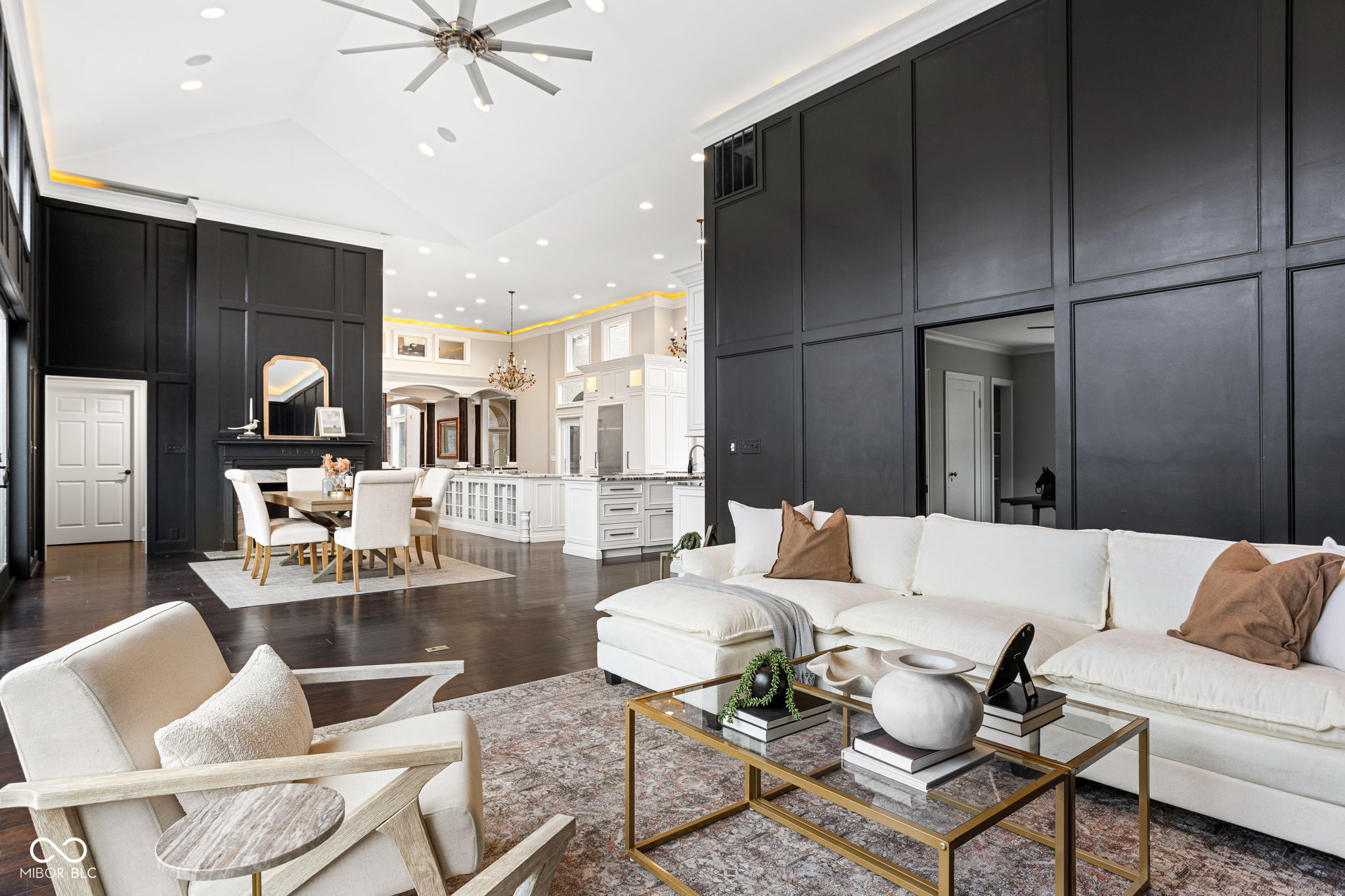 Indianapolis, Indiana, 46226, United States, 6 Bedrooms Bedrooms, ,7 BathroomsBathrooms,Residential,For Sale,1998001