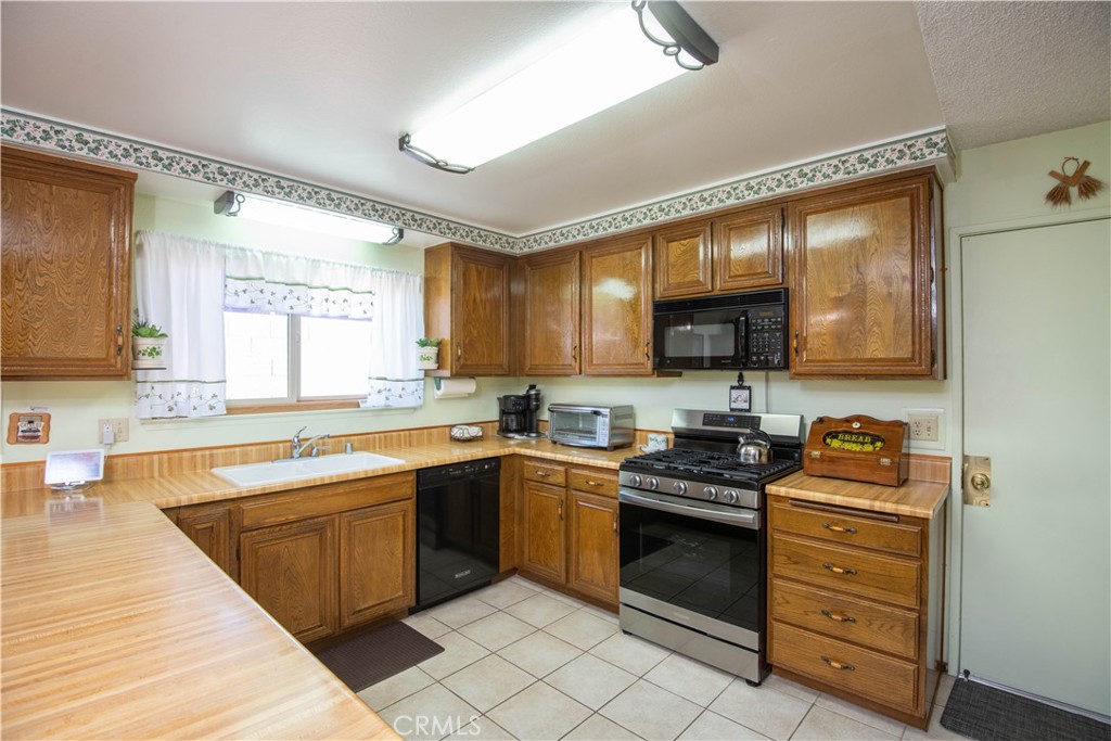 Riverside, California, 92503, United States, 3 Bedrooms Bedrooms, ,2 BathroomsBathrooms,Residential,For Sale,2001663