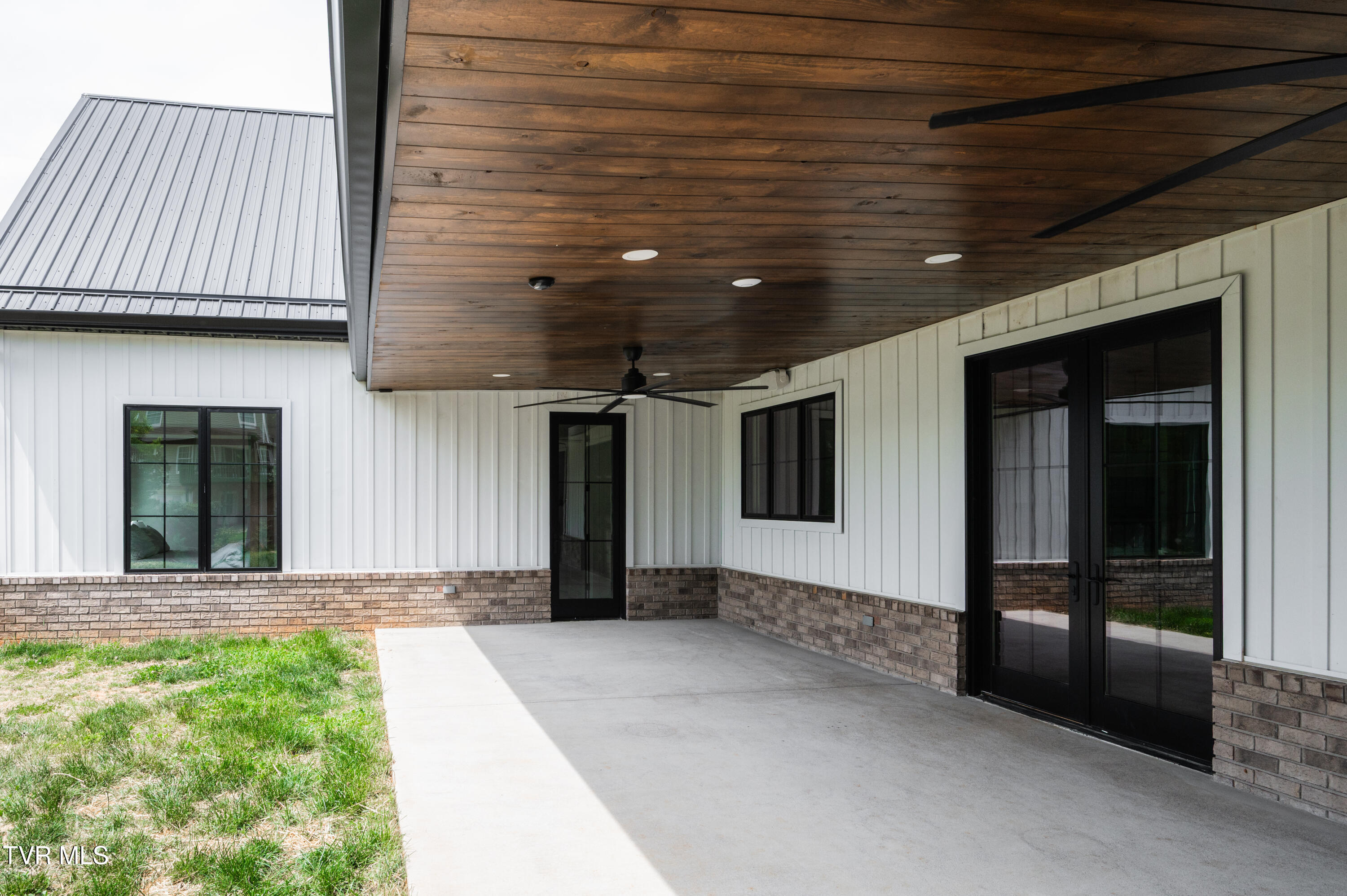 Kingsport, Tennessee, 37664, United States, 4 Bedrooms Bedrooms, ,4 BathroomsBathrooms,Residential,For Sale,1981214