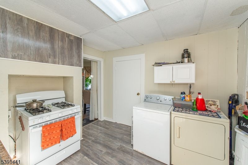 Dover, New Jersey, 07801, United States, 4 Bedrooms Bedrooms, ,2 BathroomsBathrooms,Residential,For Sale,1969138