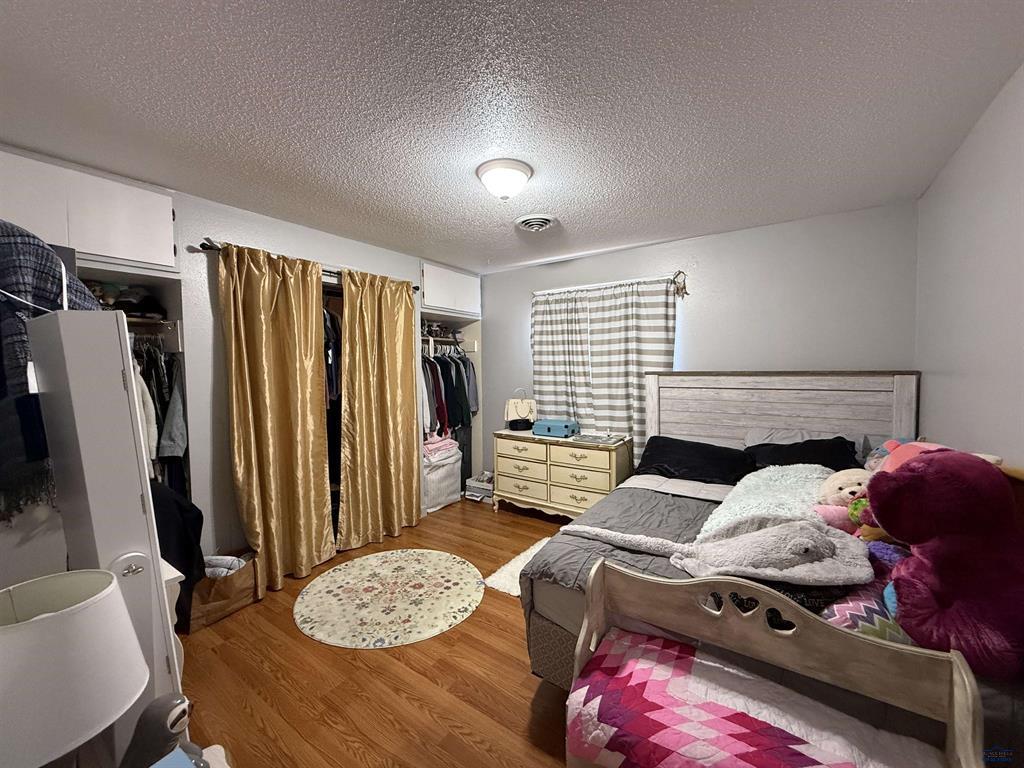 Hot Springs, South Dakota, 57747, United States, 5 Bedrooms Bedrooms, ,3 BathroomsBathrooms,Residential,For Sale,1928045