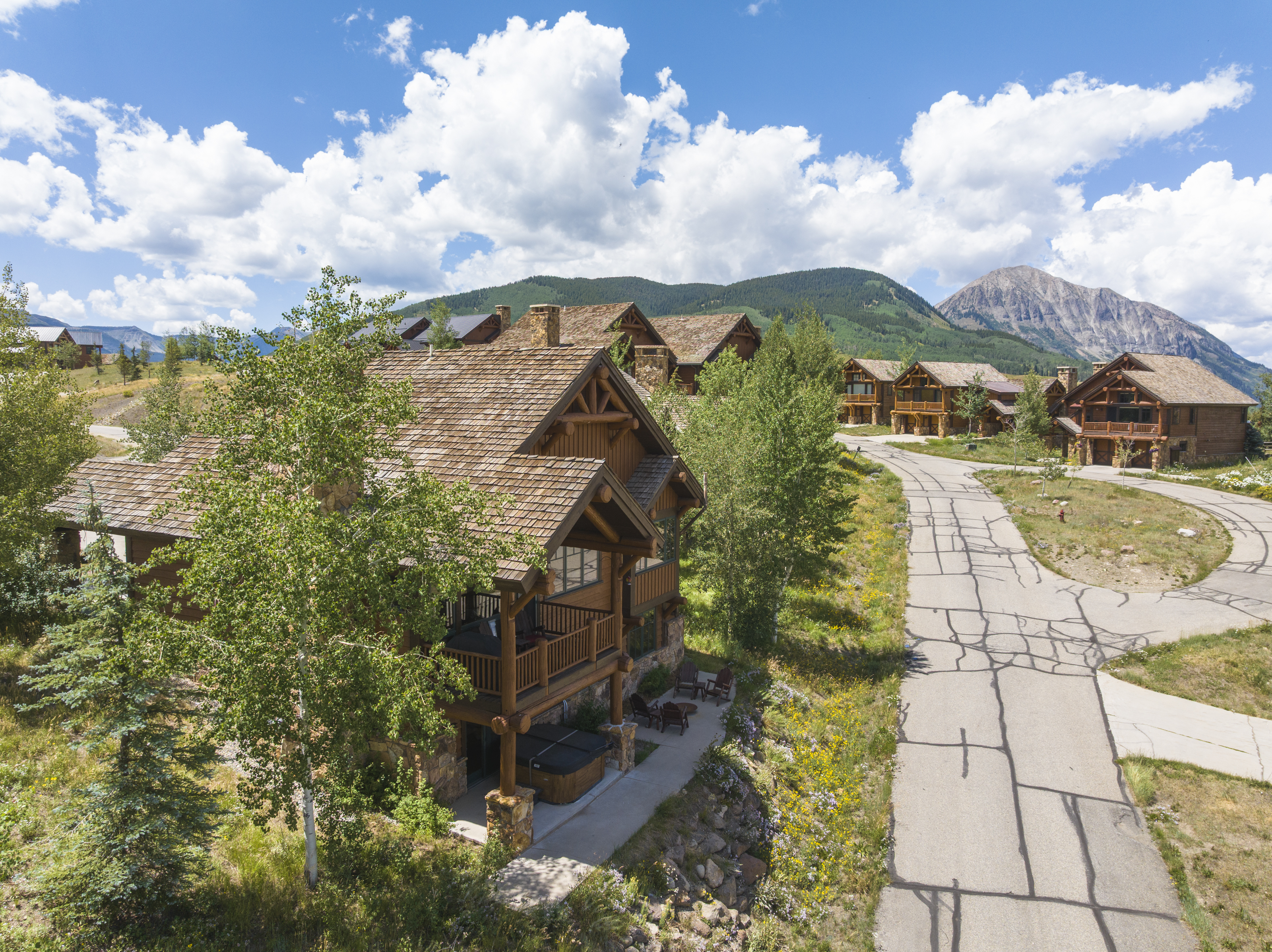  Perfectly Positioned In The Exclusive Wildhorse At Prospect Enclave - 物件實景
