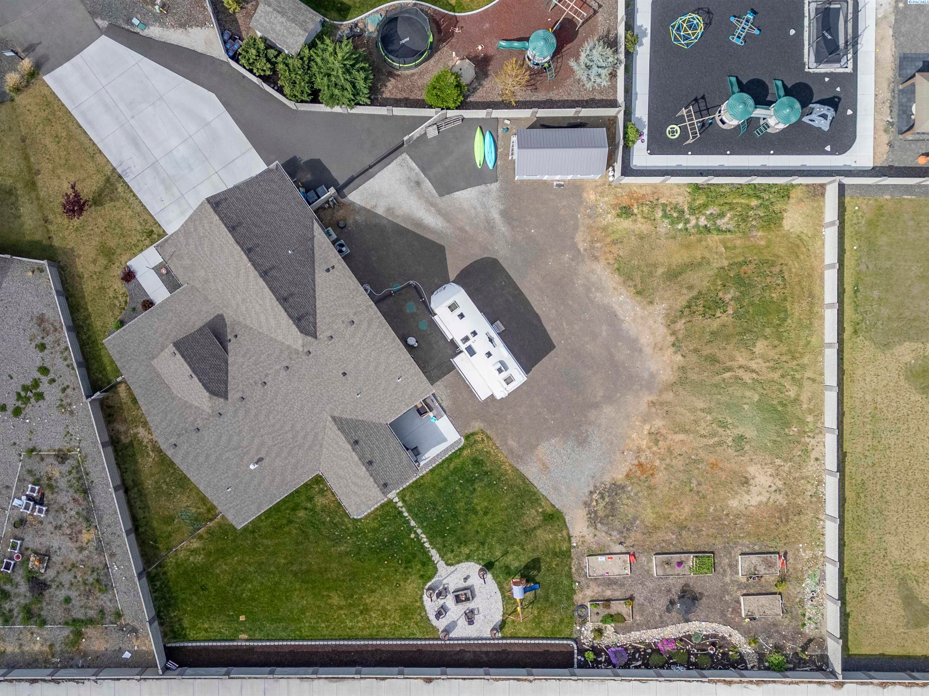 Pasco, Washington, 99301, United States, 4 Bedrooms Bedrooms, ,2 BathroomsBathrooms,Residential,For Sale,2036931