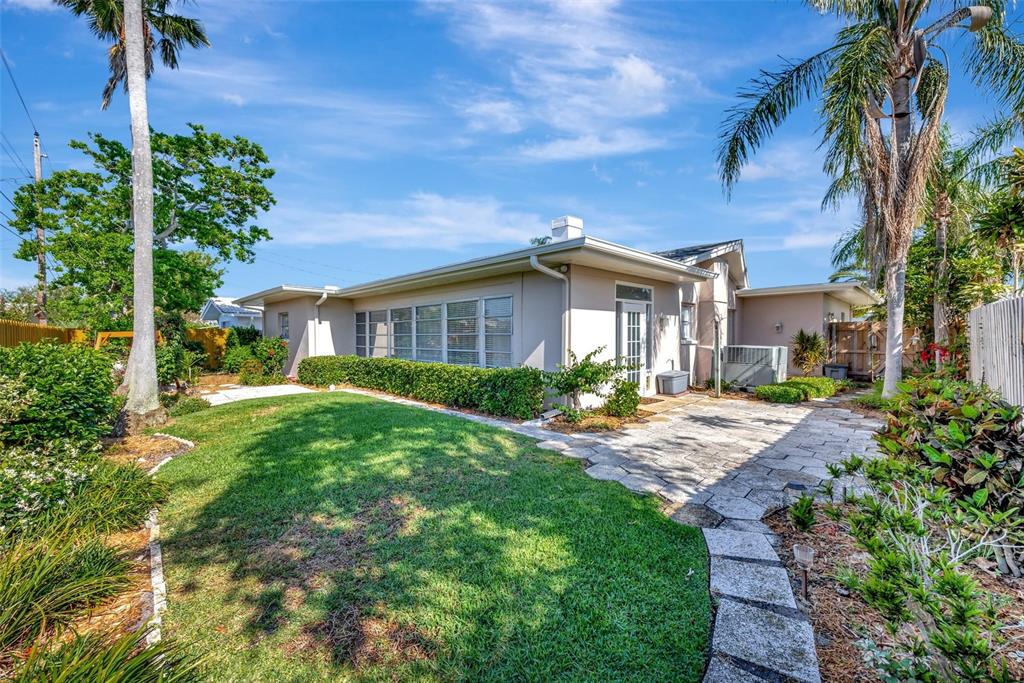 Largo, Florida, 33774, United States, 3 Bedrooms Bedrooms, ,2 BathroomsBathrooms,Residential,For Sale,1776970