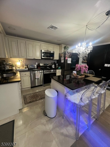 Linden City, New Jersey, 07036, United States, 3 Bedrooms Bedrooms, ,2 BathroomsBathrooms,Residential,For Sale,1966436