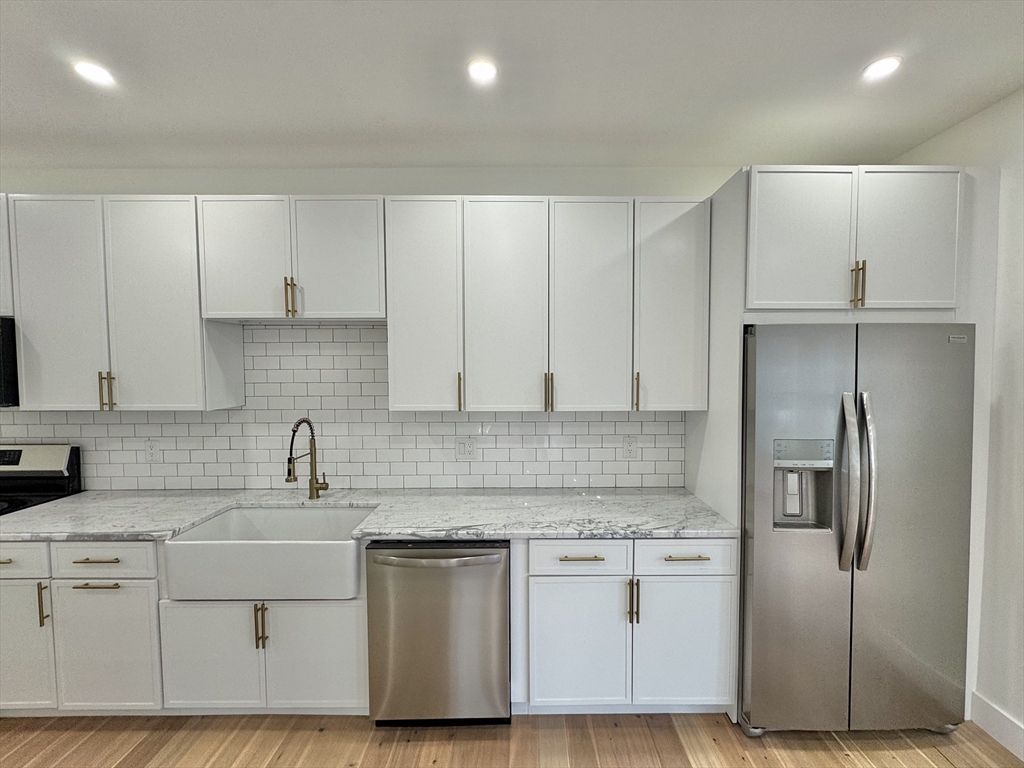 Medway, Massachusetts, 02053, United States, 3 Bedrooms Bedrooms, ,2 BathroomsBathrooms,Residential,For Sale,1999596