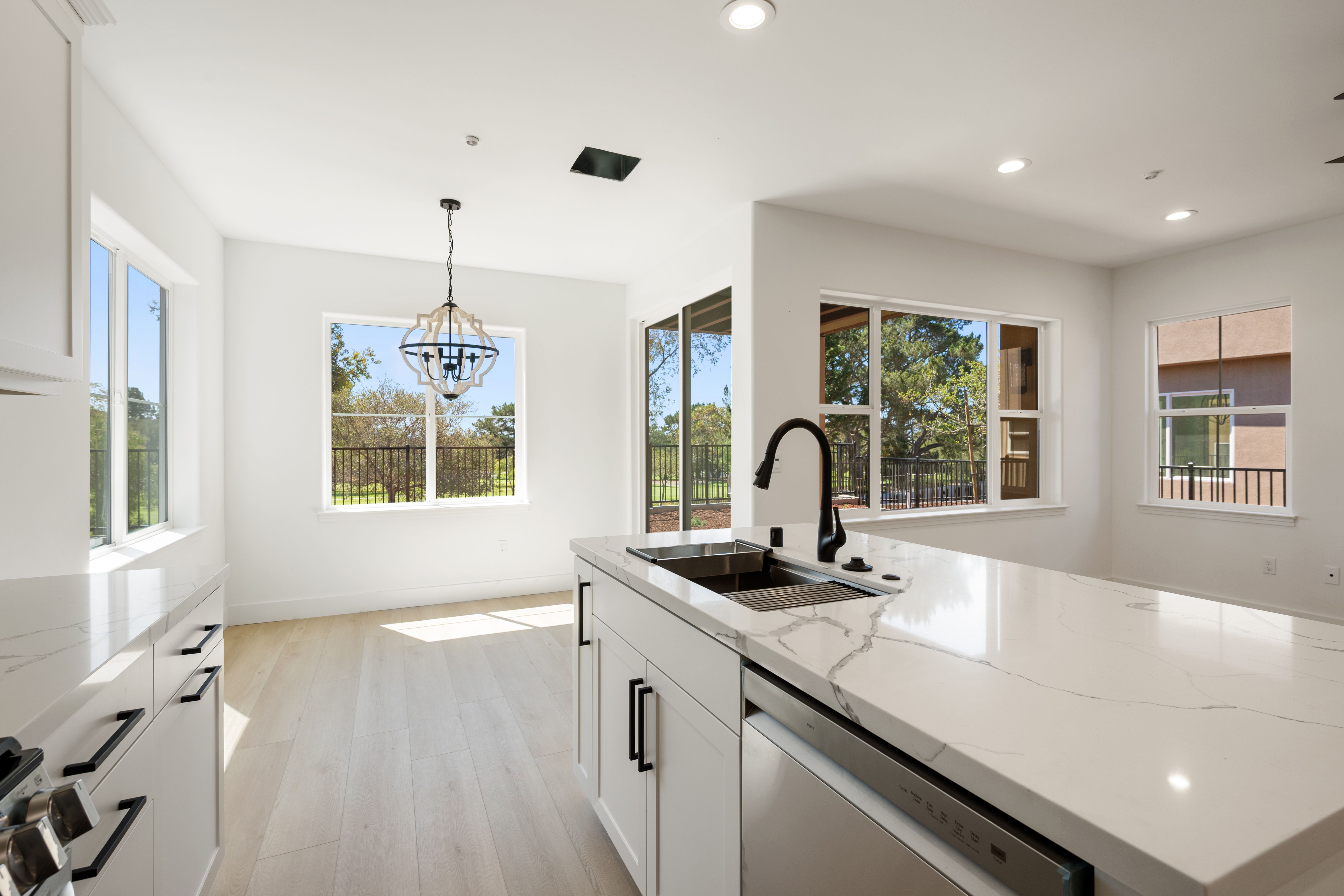  Modern Fairway Living Along the Mission Club - 物件實景