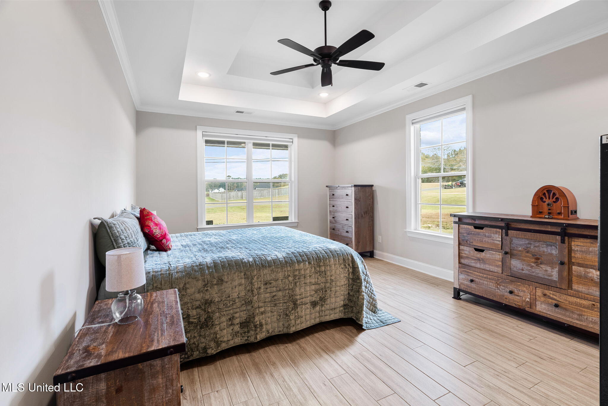 Hernando, Mississippi, 38632, United States, 5 Bedrooms Bedrooms, ,3 BathroomsBathrooms,Residential,For Sale,1991187