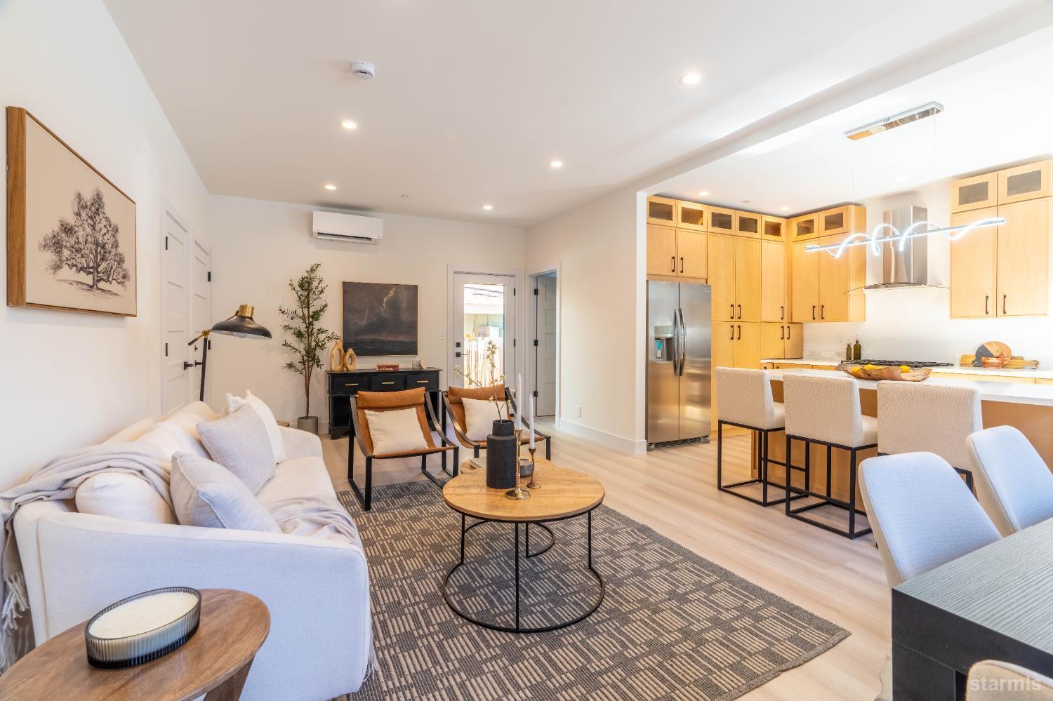 South Lake Tahoe, California, 96150, United States, 3 Bedrooms Bedrooms, ,3 BathroomsBathrooms,Residential,For Sale,1988066