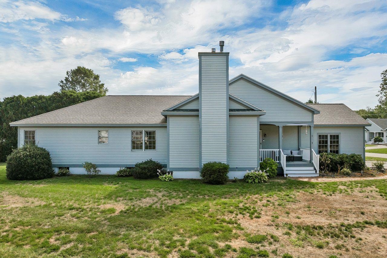 Seabrook, New Hampshire, 03874, United States, 3 Bedrooms Bedrooms, ,2 BathroomsBathrooms,Residential,For Sale,1986462