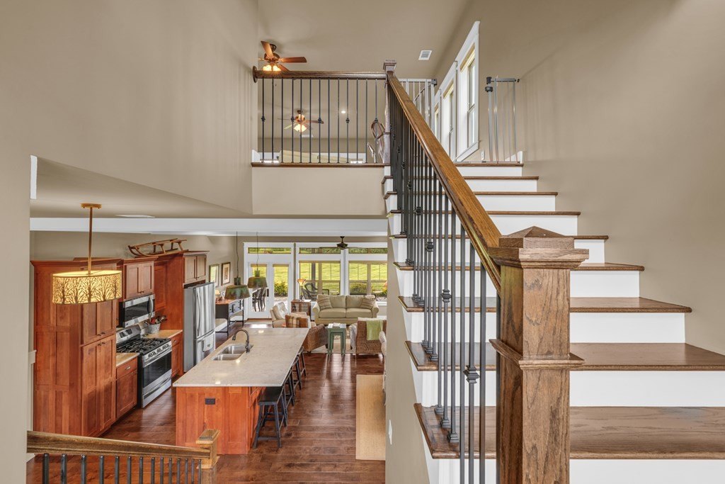 Hayesville, North Carolina, 28904, United States, 2 Bedrooms Bedrooms, ,3 BathroomsBathrooms,Residential,For Sale,1810618