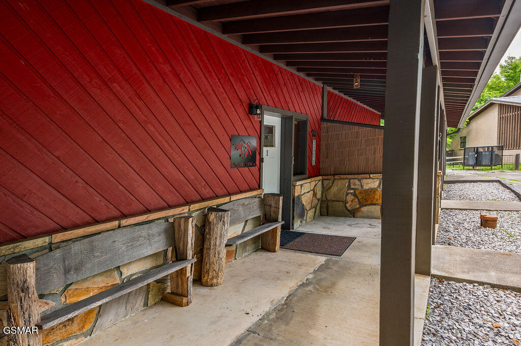 Sevierville, Tennessee, 37876, United States, 4 Bedrooms Bedrooms, ,6 BathroomsBathrooms,Residential,For Sale,2008845