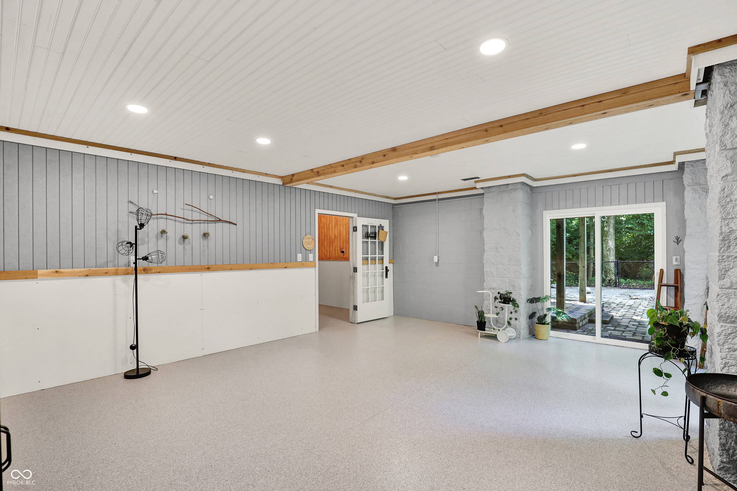 Indianapolis, Indiana, 46240, United States, 4 Bedrooms Bedrooms, ,3 BathroomsBathrooms,Residential,For Sale,1974215