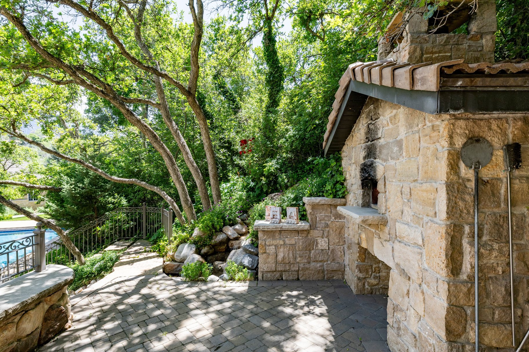  Private Cottonwood Heights Estate with Resort Backyard & Mountain Views - 物件實景