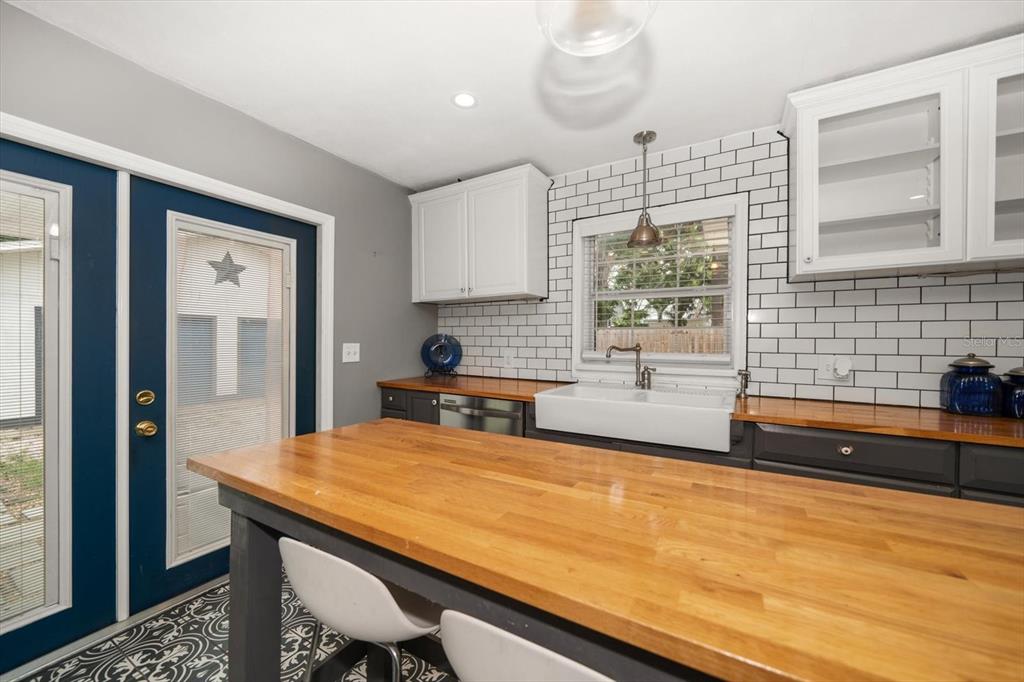 Clearwater, Florida, 33755, United States, 4 Bedrooms Bedrooms, ,3 BathroomsBathrooms,Residential,For Sale,1848993