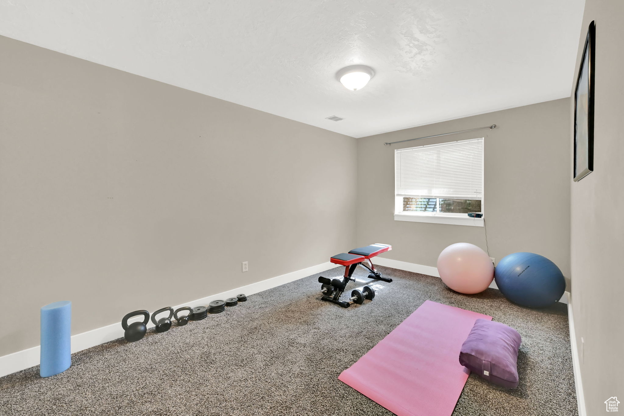 Clinton, Utah, 84015, United States, 7 Bedrooms Bedrooms, ,3 BathroomsBathrooms,Residential,For Sale,1918162