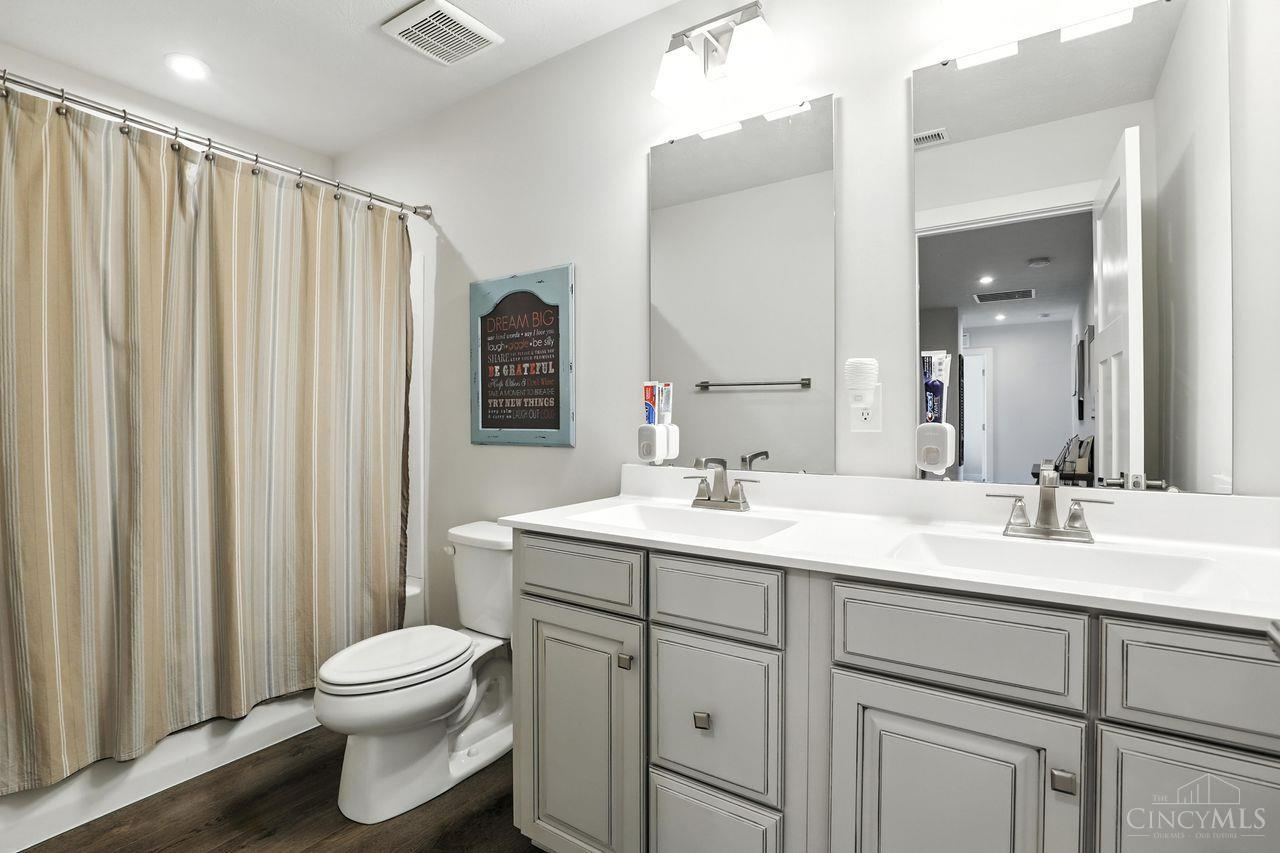 Lebanon, Ohio, 45036, United States, 4 Bedrooms Bedrooms, ,4 BathroomsBathrooms,Residential,For Sale,1907621