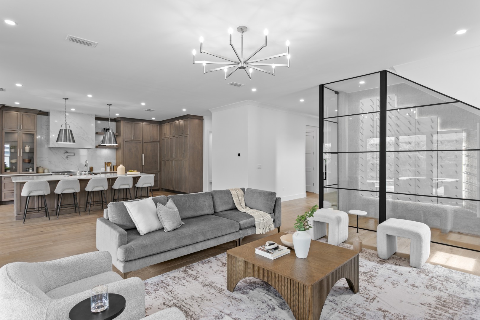 Tampa, Florida, 33611, United States, 6 Bedrooms Bedrooms, ,6 BathroomsBathrooms,Residential,For Sale,1981634