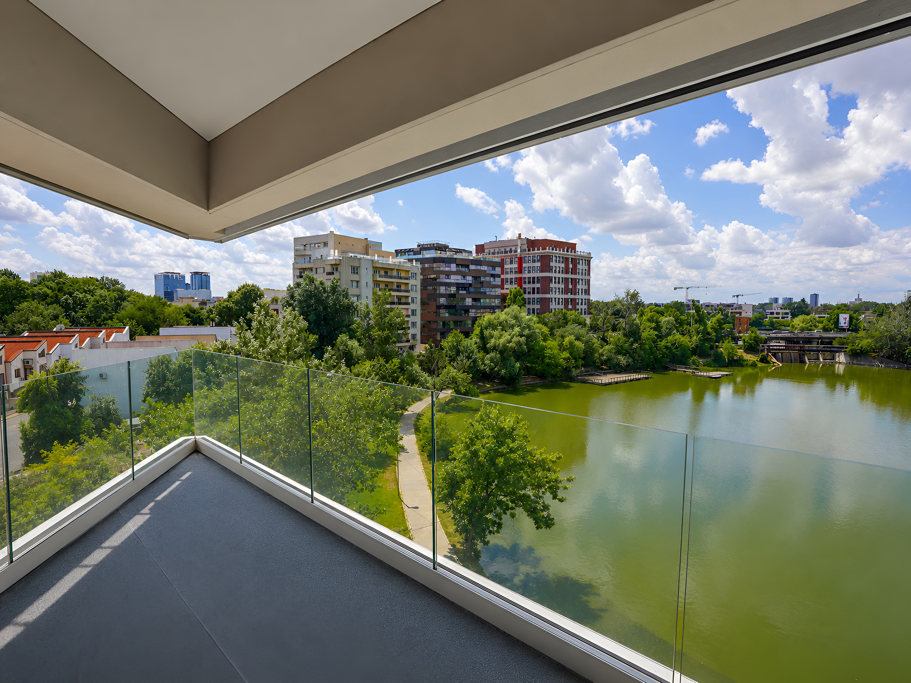  Four-Room Lakefront Apartment with a Private Promenade on Lake Floreasca - 物件實景