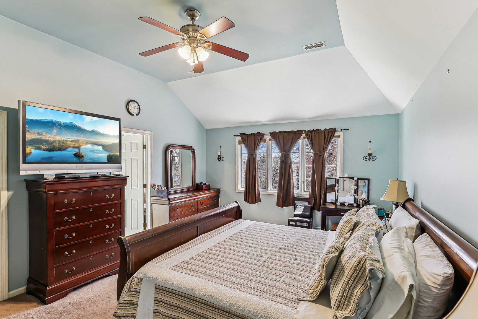 Orland Park, Illinois, 60467, United States, 5 Bedrooms Bedrooms, ,4 BathroomsBathrooms,Residential,For Sale,1784199