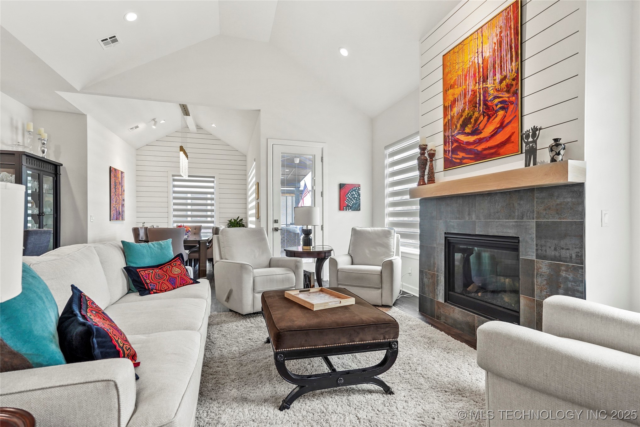 Tulsa, Oklahoma, 74132, United States, 2 Bedrooms Bedrooms, ,2 BathroomsBathrooms,Residential,For Sale,1926160