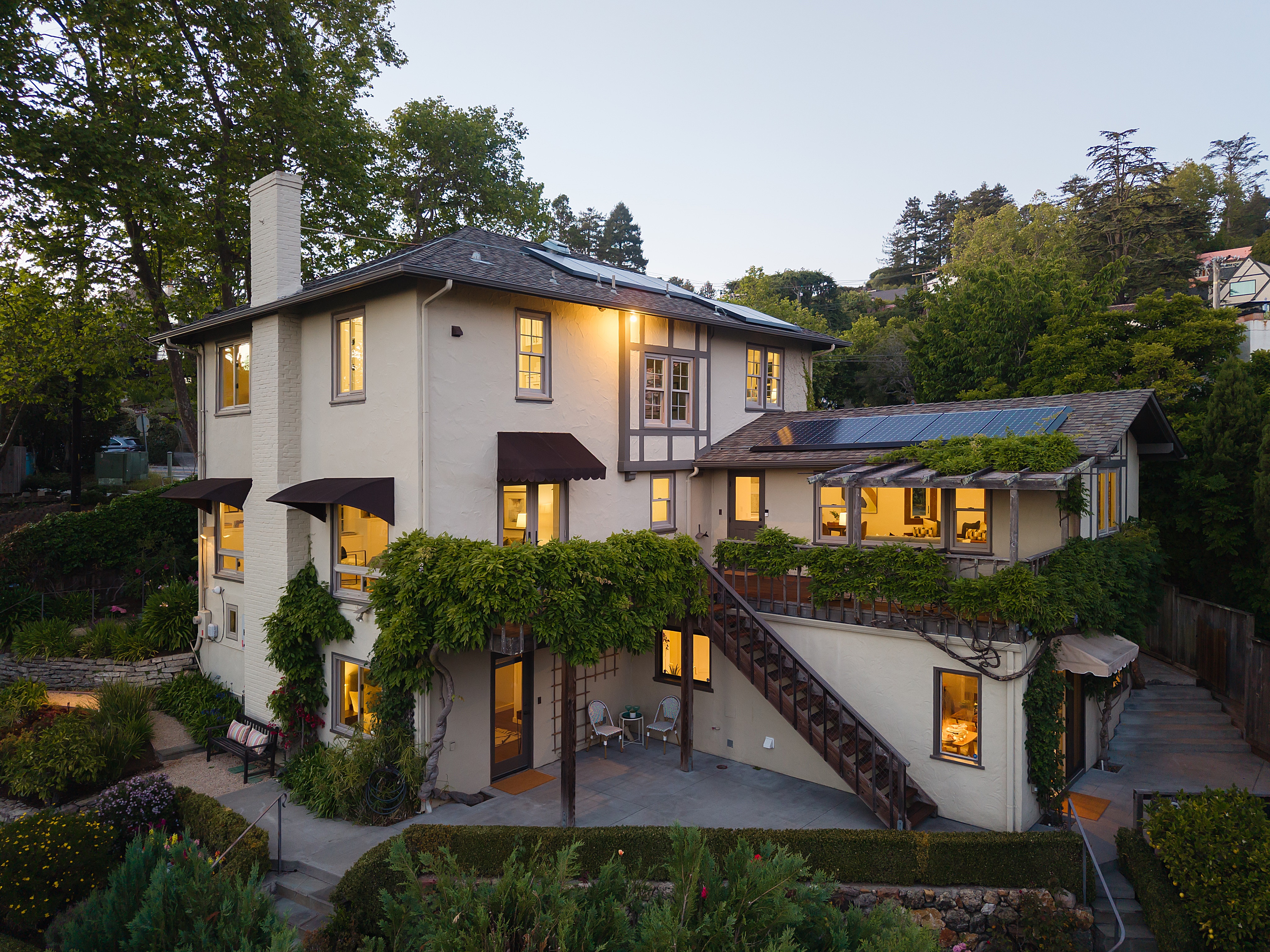  Timeless Berkeley Hills Gem with Spectacular Gardens and Bay Views - 物件實景