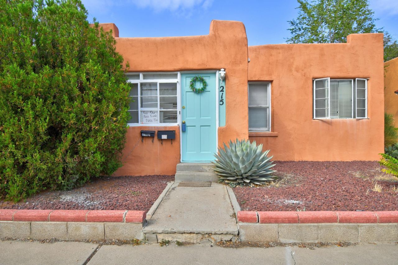 Albuquerque, New Mexico, 87106, United States, 4 Bedrooms Bedrooms, ,3 BathroomsBathrooms,Residential,For Sale,1963751