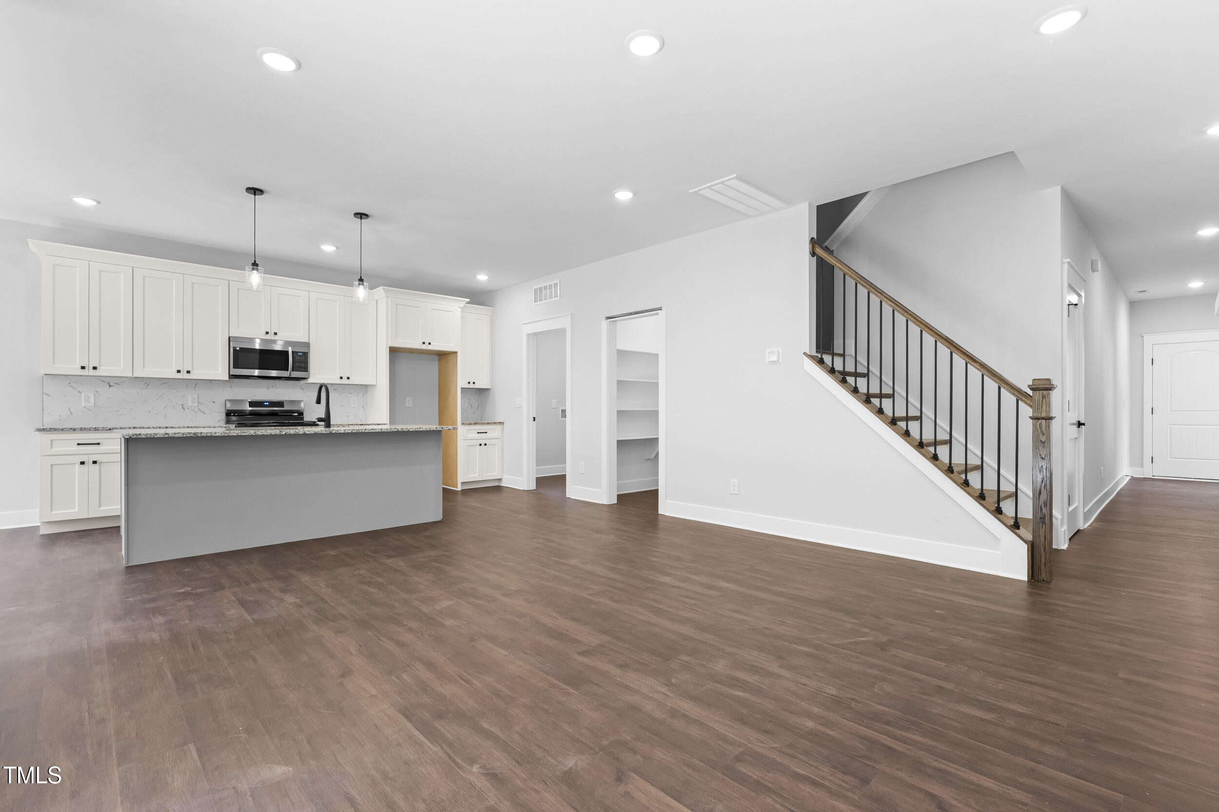 Youngsville, North Carolina, 27596, United States, 5 Bedrooms Bedrooms, ,4 BathroomsBathrooms,Residential,For Sale,1917222