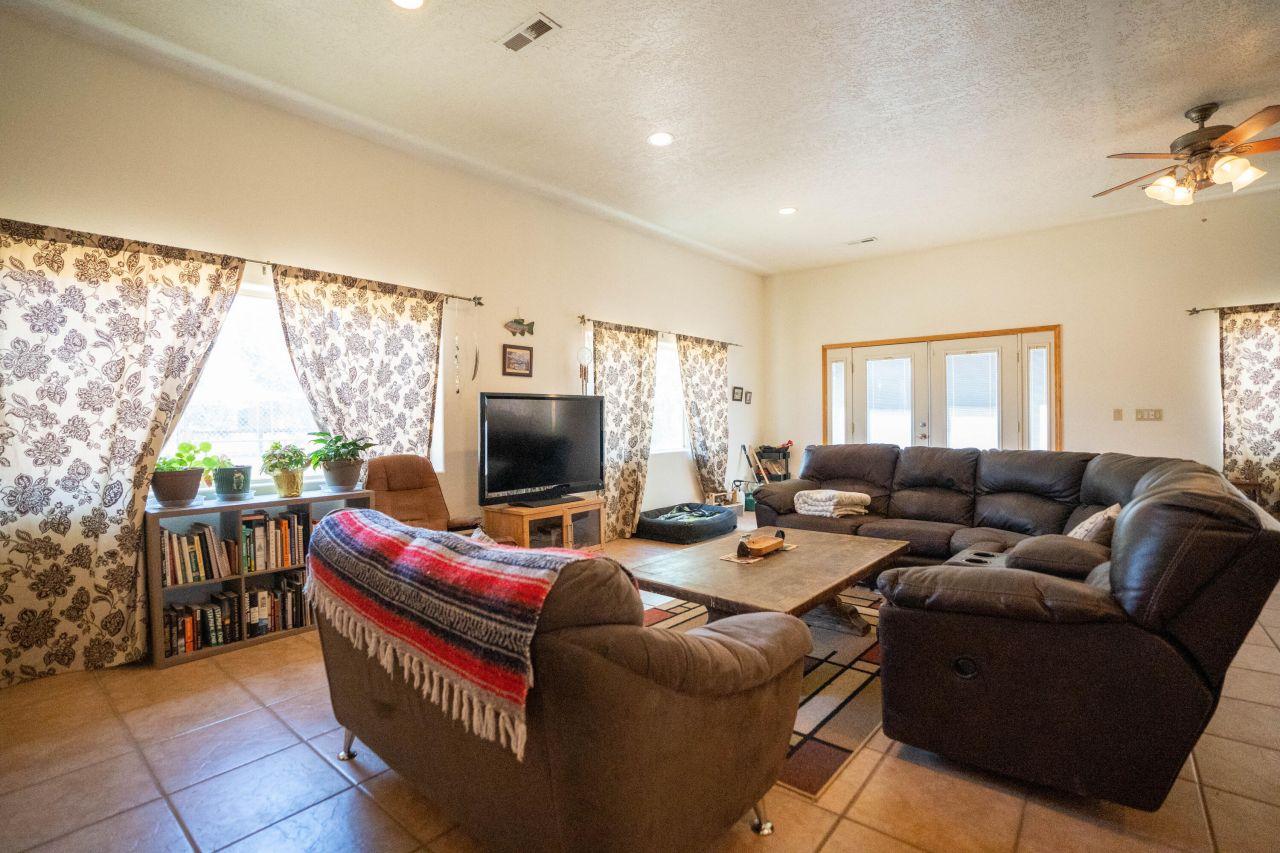 Los Ranchos, New Mexico, 87114, United States, 4 Bedrooms Bedrooms, ,5 BathroomsBathrooms,Residential,For Sale,1720943