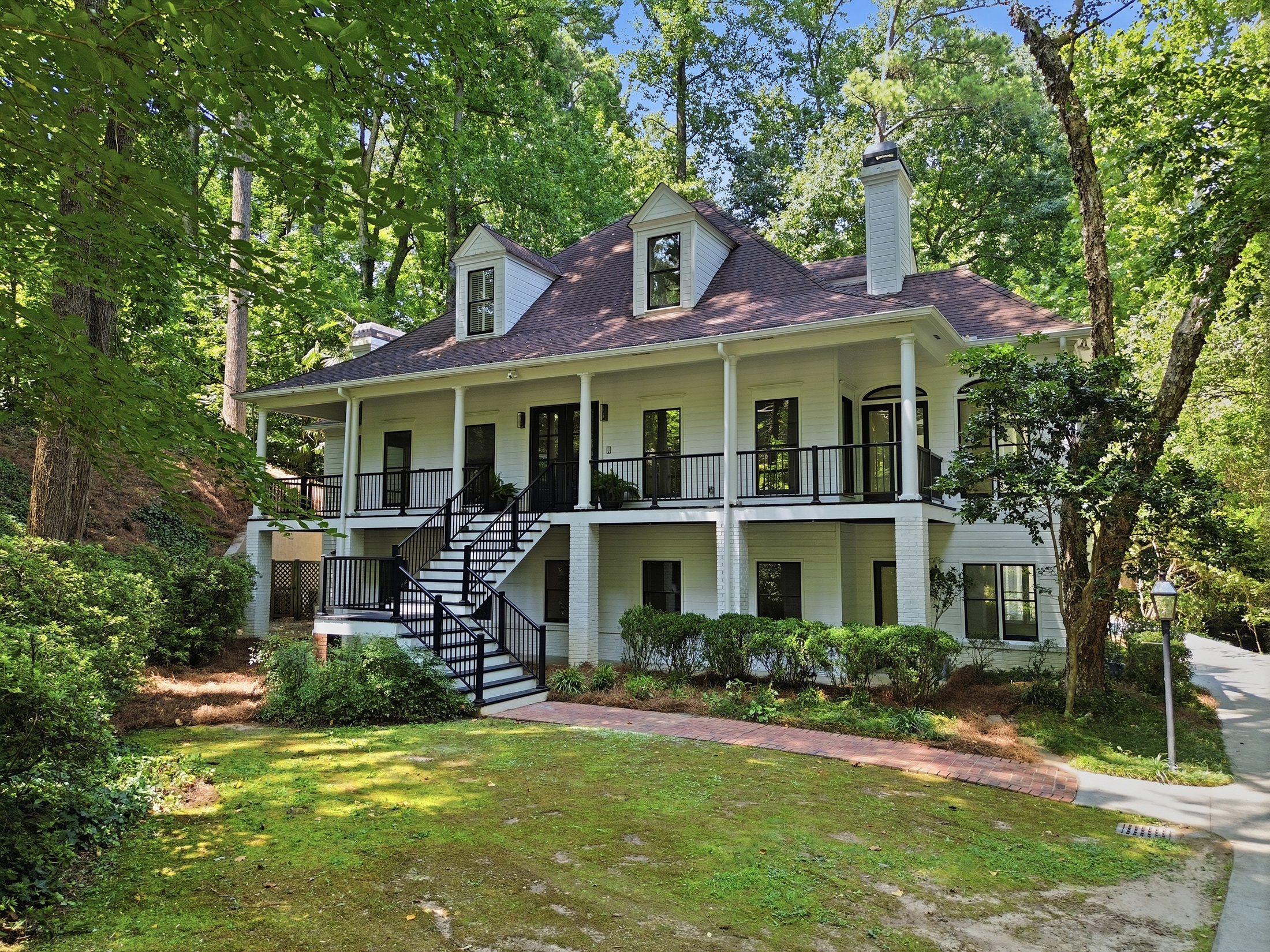  Stunning Home on Nearly 1 Acre Lot in Buckhead - 物件實景