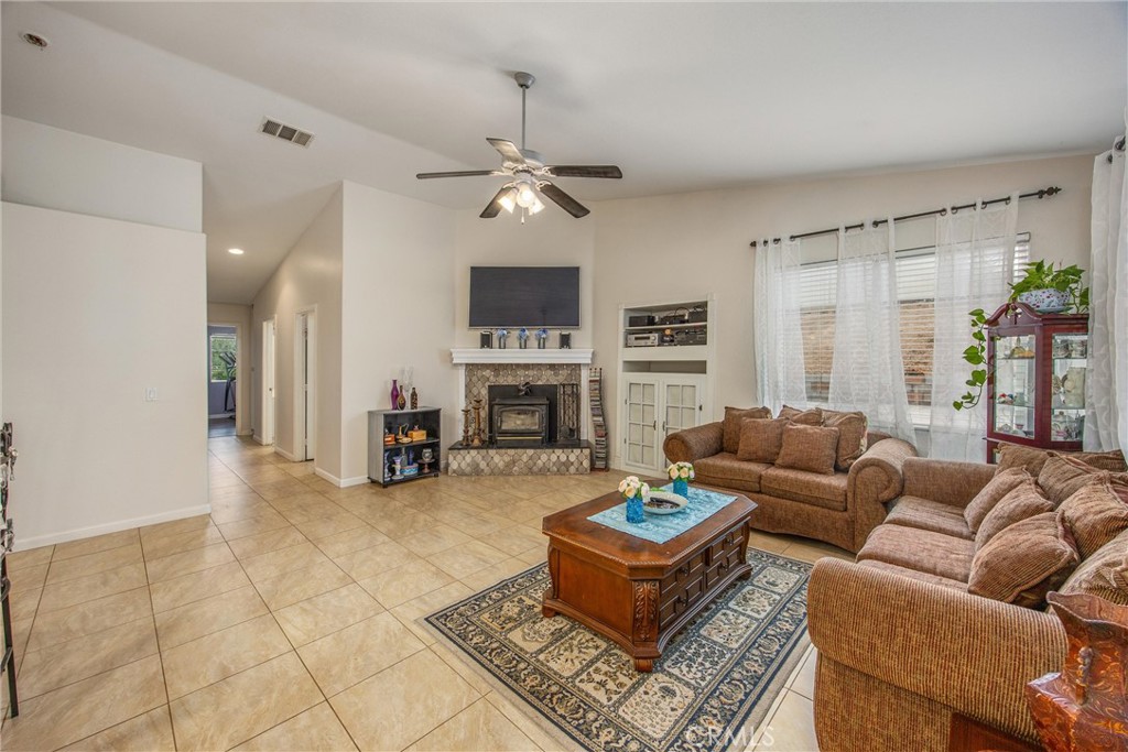 Apple Valley, California, 92307, United States, 5 Bedrooms Bedrooms, ,3 BathroomsBathrooms,Residential,For Sale,2049361