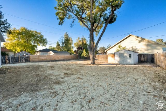 Murray, Utah, 84107, United States, 5 Bedrooms Bedrooms, ,3 BathroomsBathrooms,Residential,For Sale,2009099