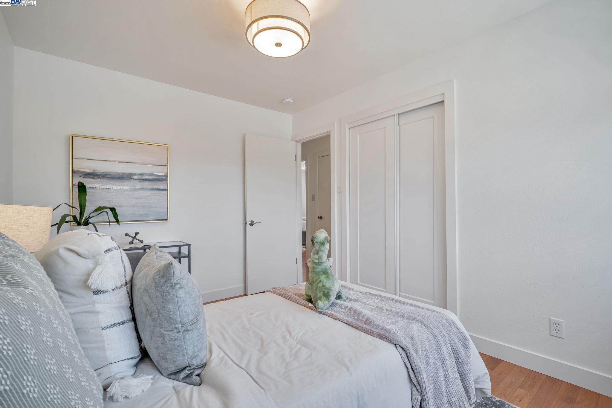 Castro Valley, California, 94546, United States, 3 Bedrooms Bedrooms, ,2 BathroomsBathrooms,Residential,For Sale,1901037