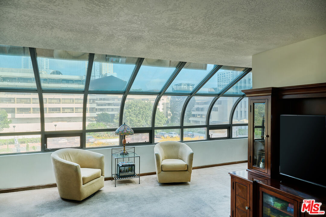 Los Angeles, California, 90012, United States, 2 Bedrooms Bedrooms, ,2 BathroomsBathrooms,Residential,For Sale,1839118