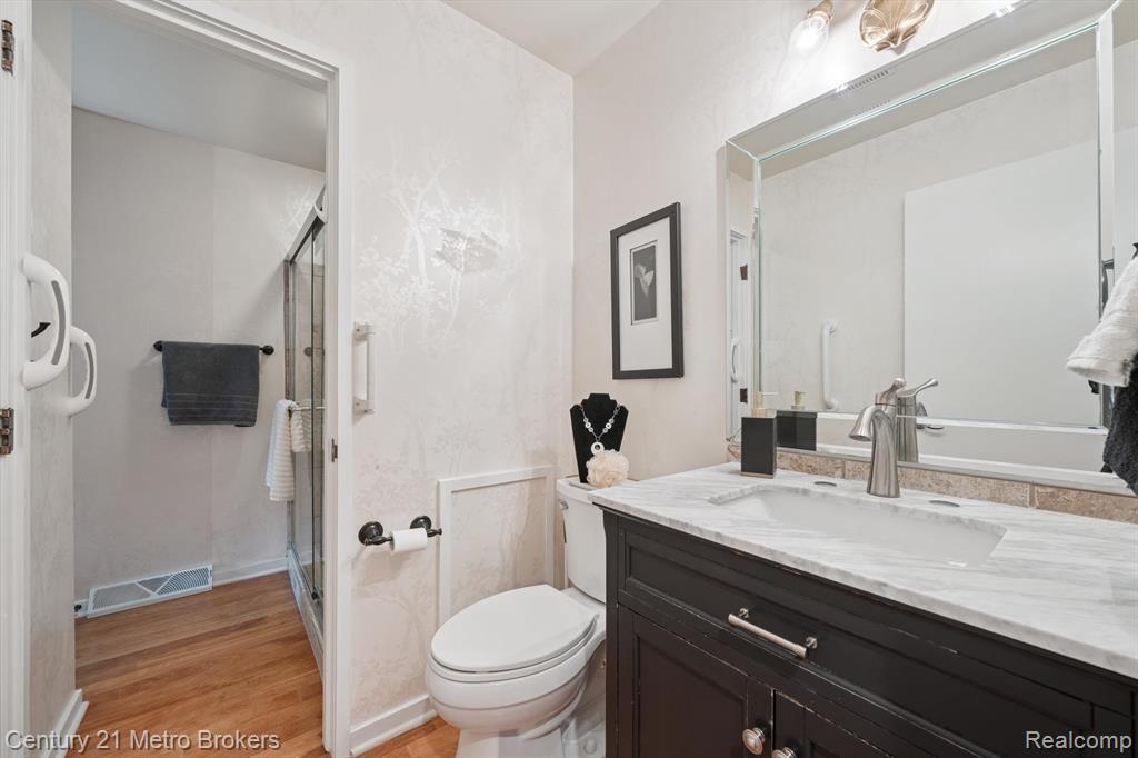 Grand Blanc, Michigan, 48439, United States, 3 Bedrooms Bedrooms, ,5 BathroomsBathrooms,Residential,For Sale,1986103